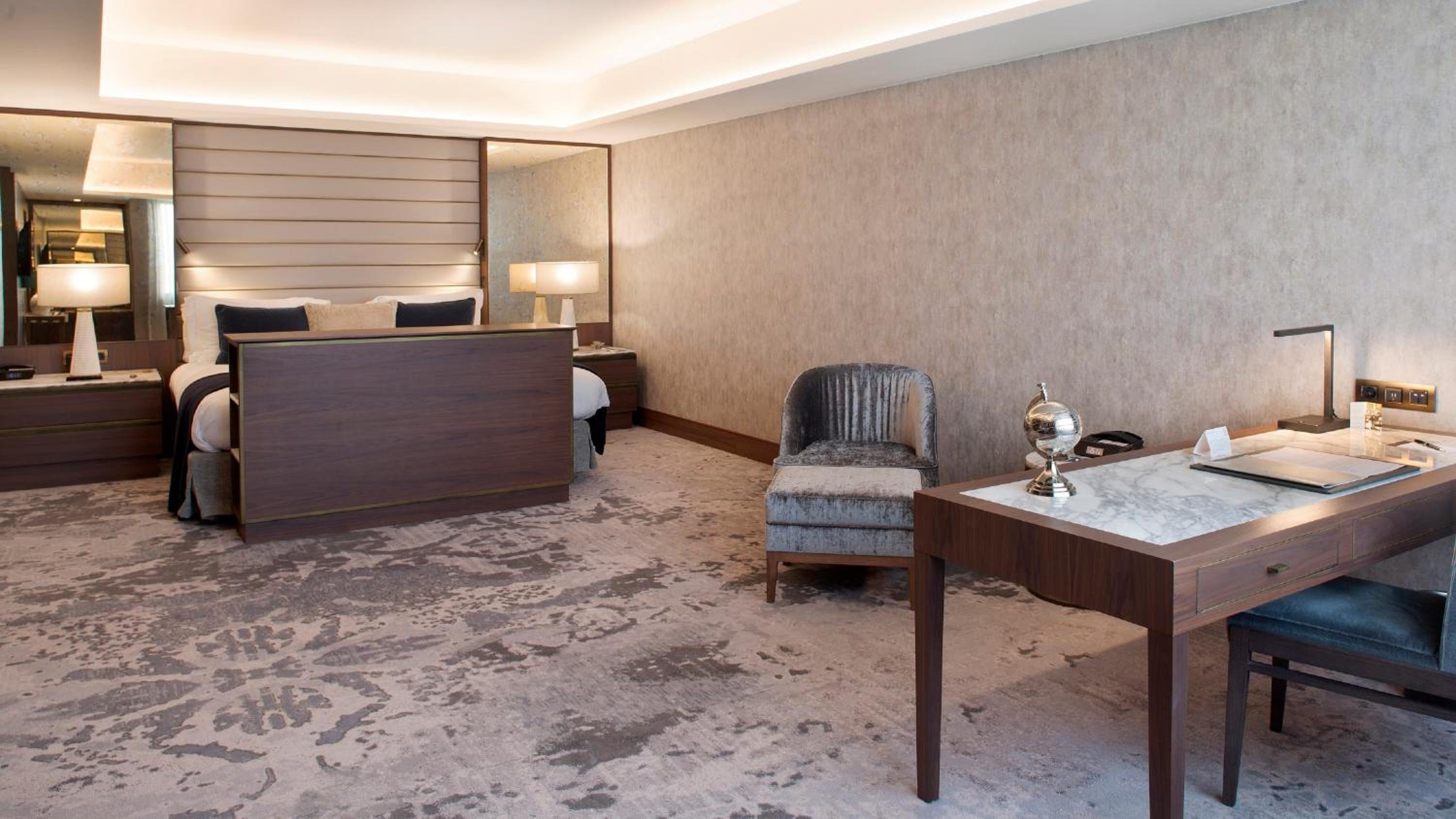 Two-Bedroom Suite - Photo 14