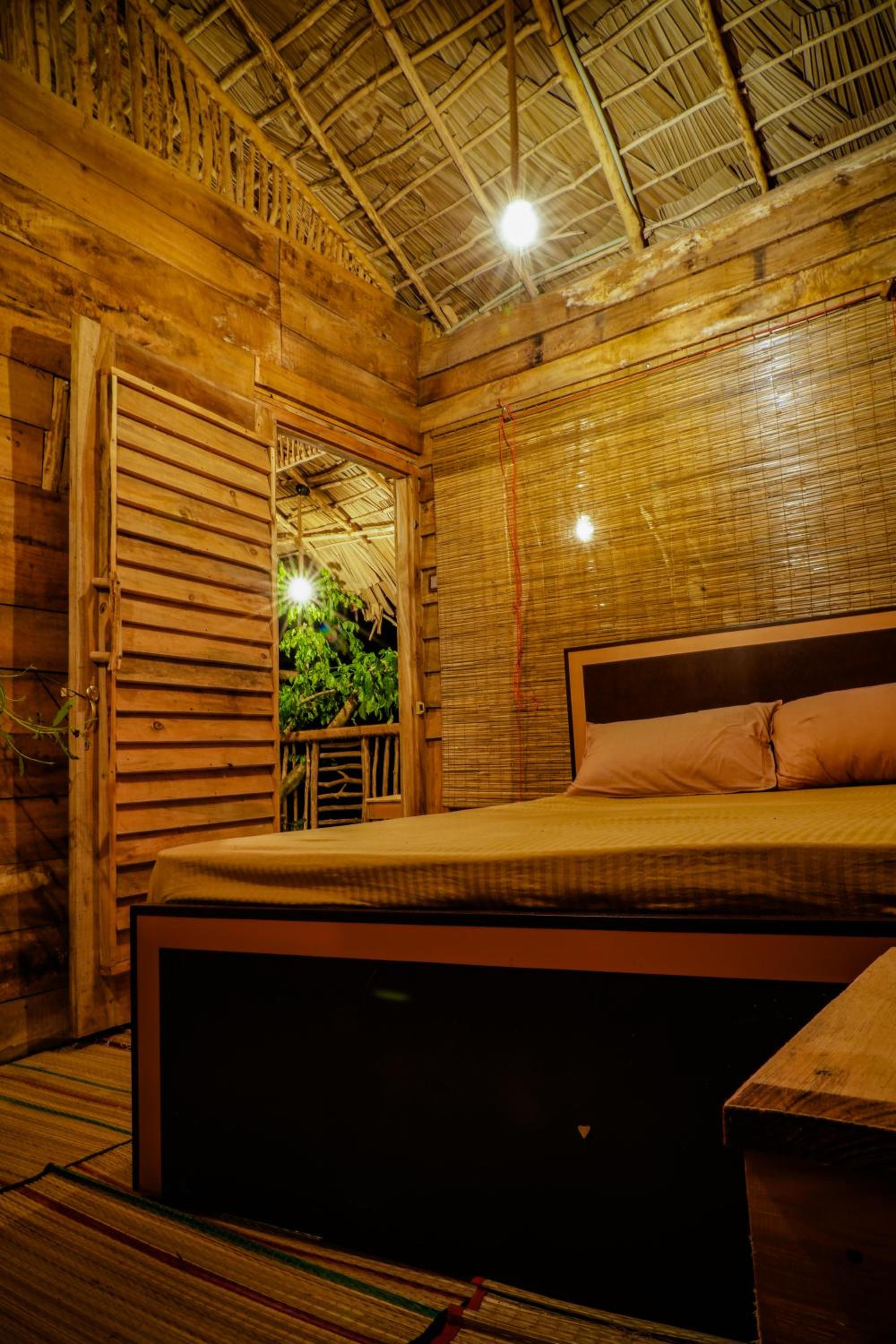 Deluxe Double Room with Balcony photo 1