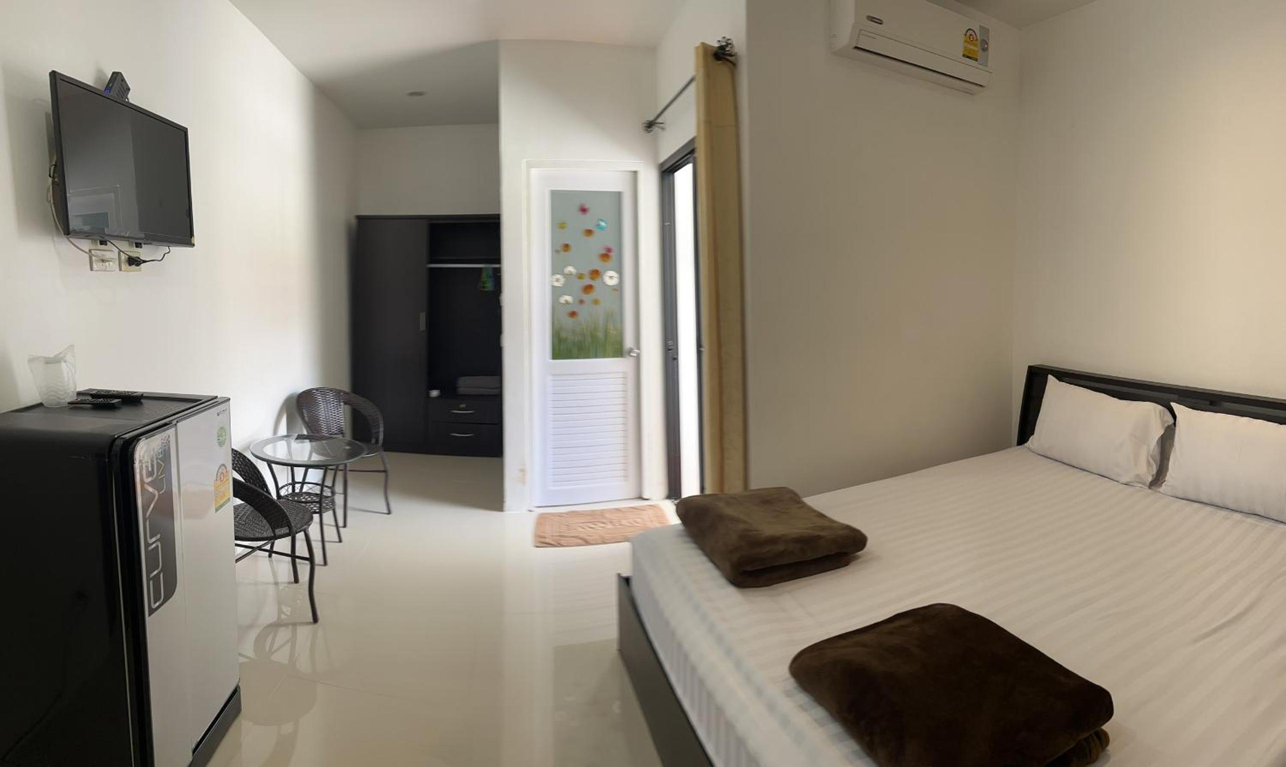 Standard King Room photo 1