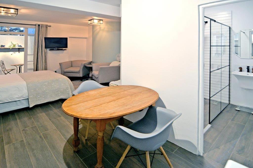 Deluxe King Room photo 1