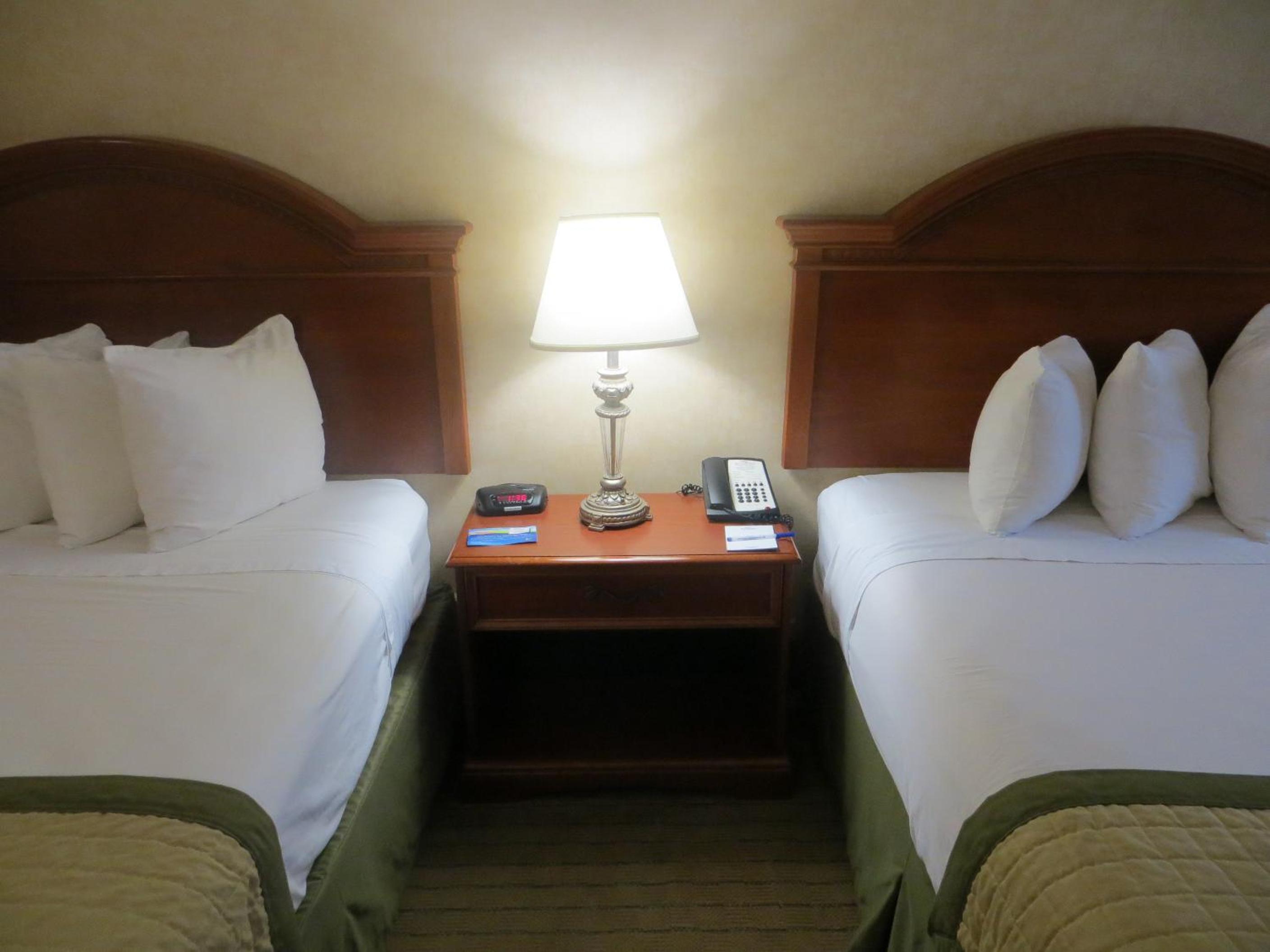 King Room with Two King Beds - Non-Smoking - Photo 1