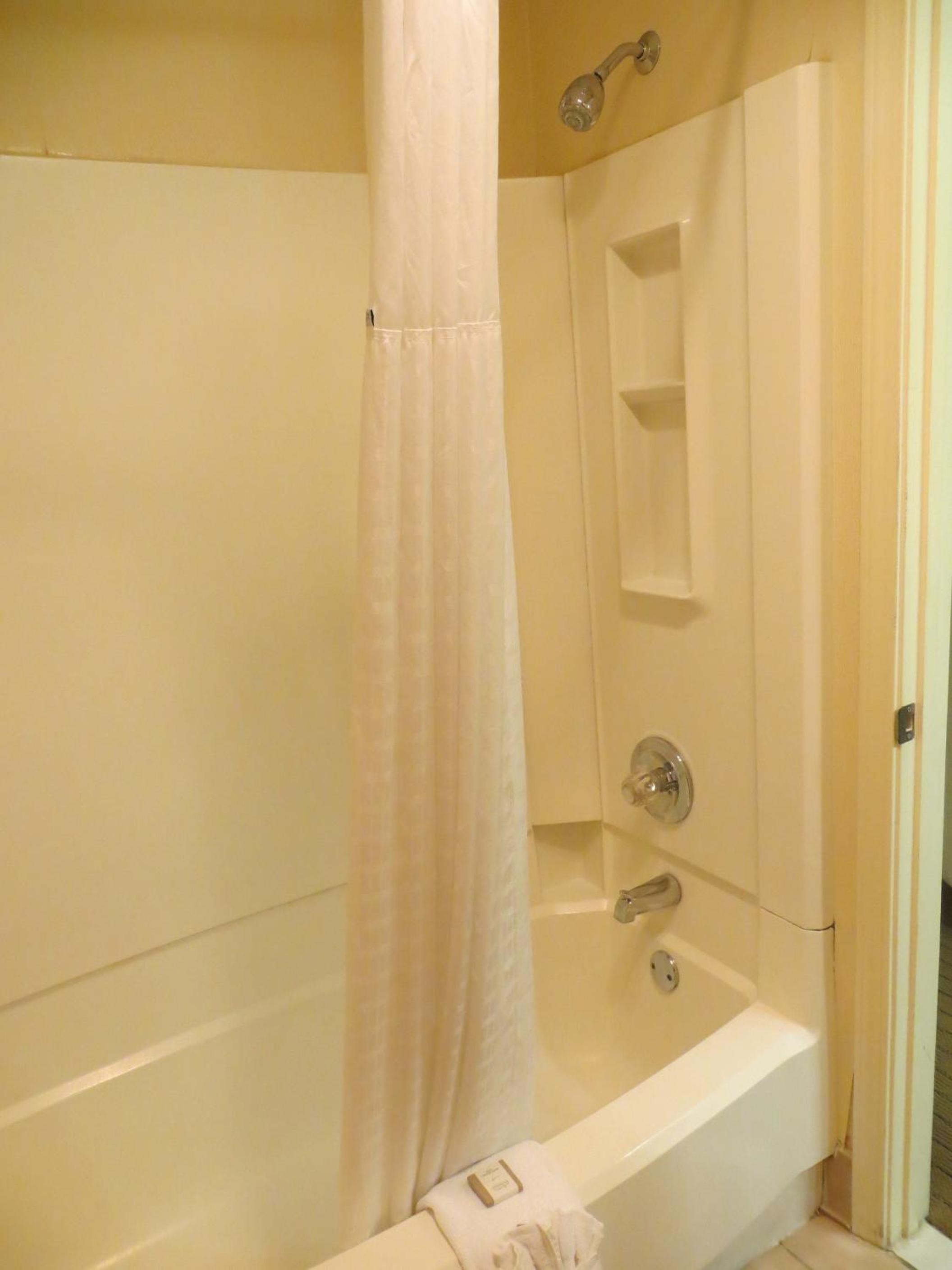 King Room - Disability Access/Non-Smoking photo 3