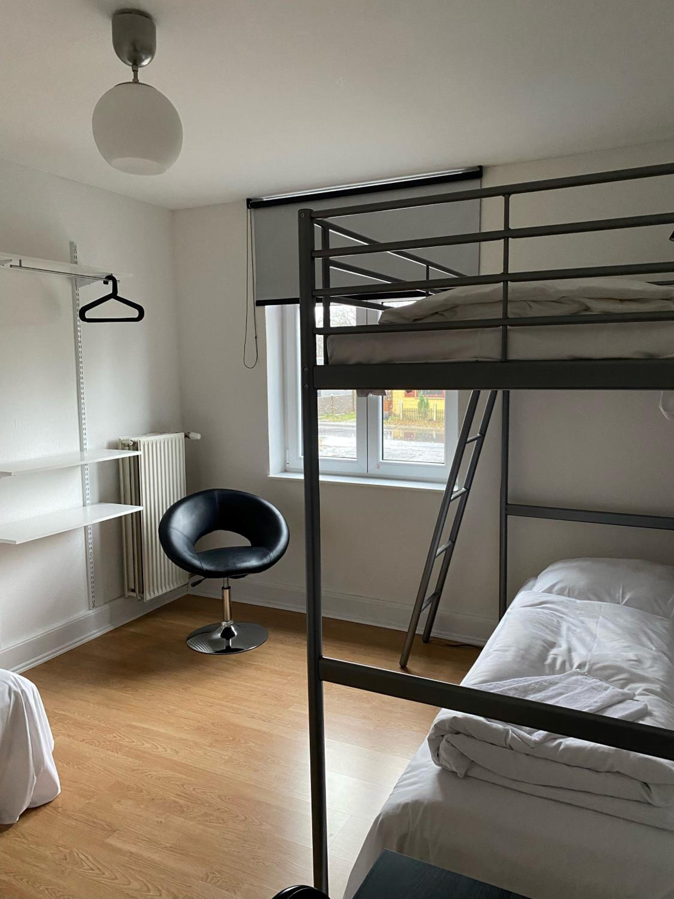 Triple Room with Private Bathroom photo 2