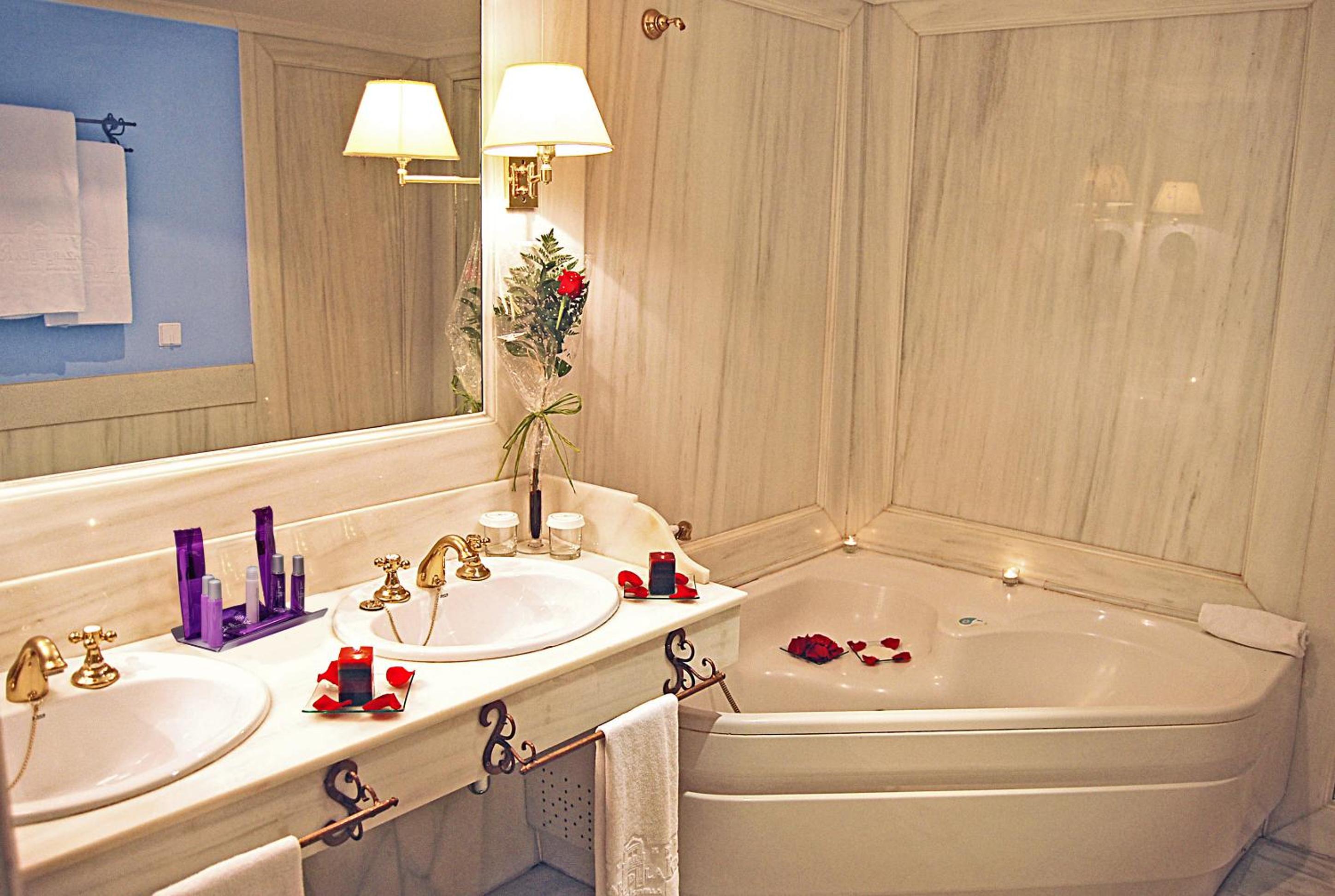 Suite - Photo 7