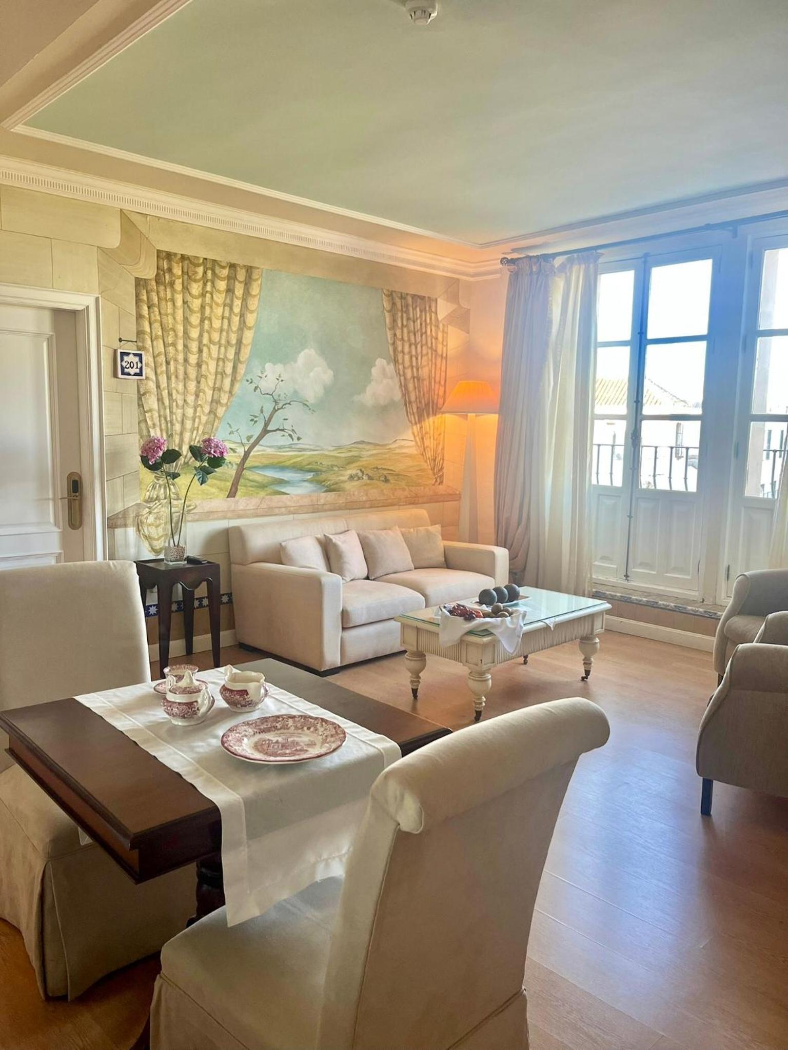 Suite - Photo 4