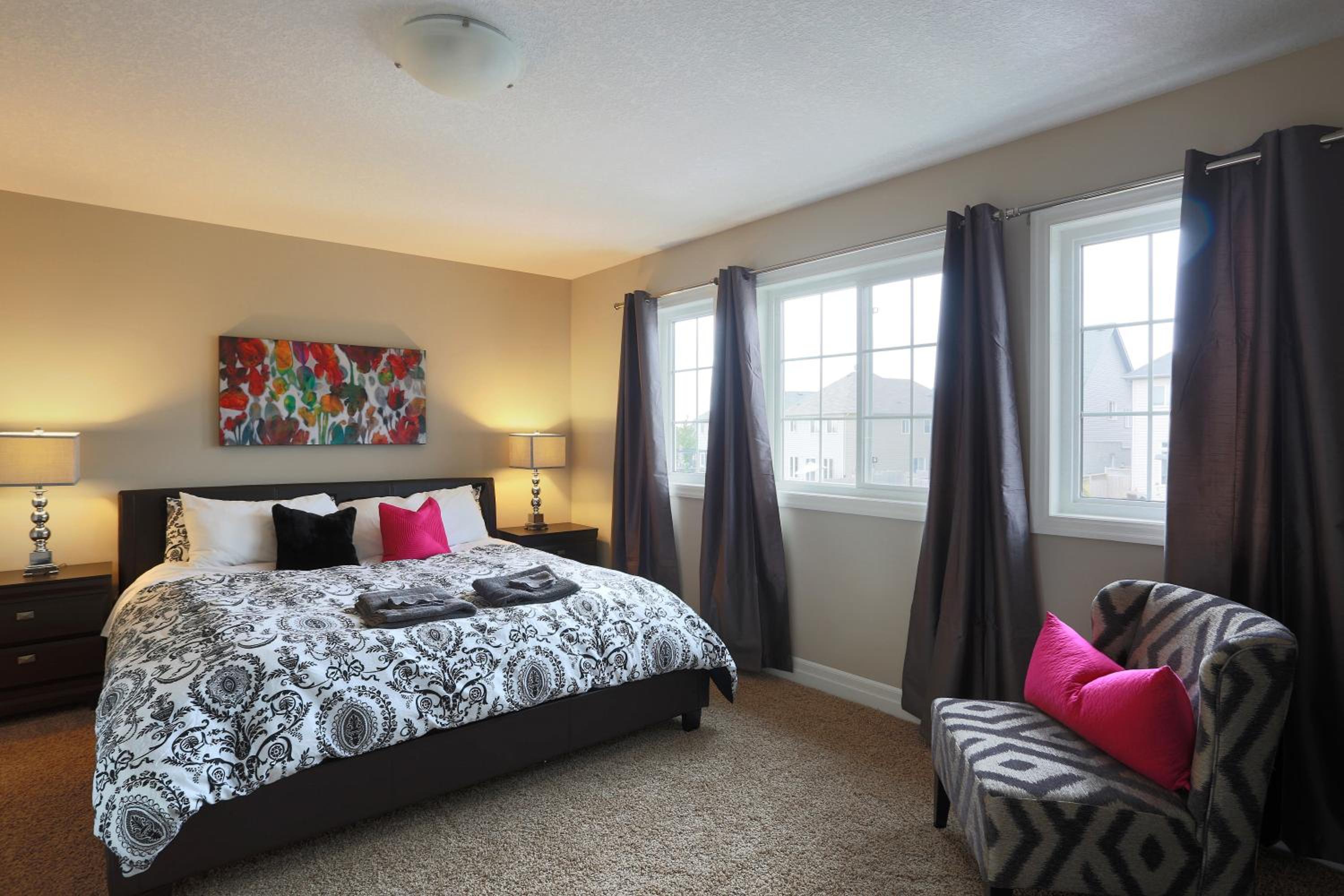 Four-Bedroom Townhouse photo 2
