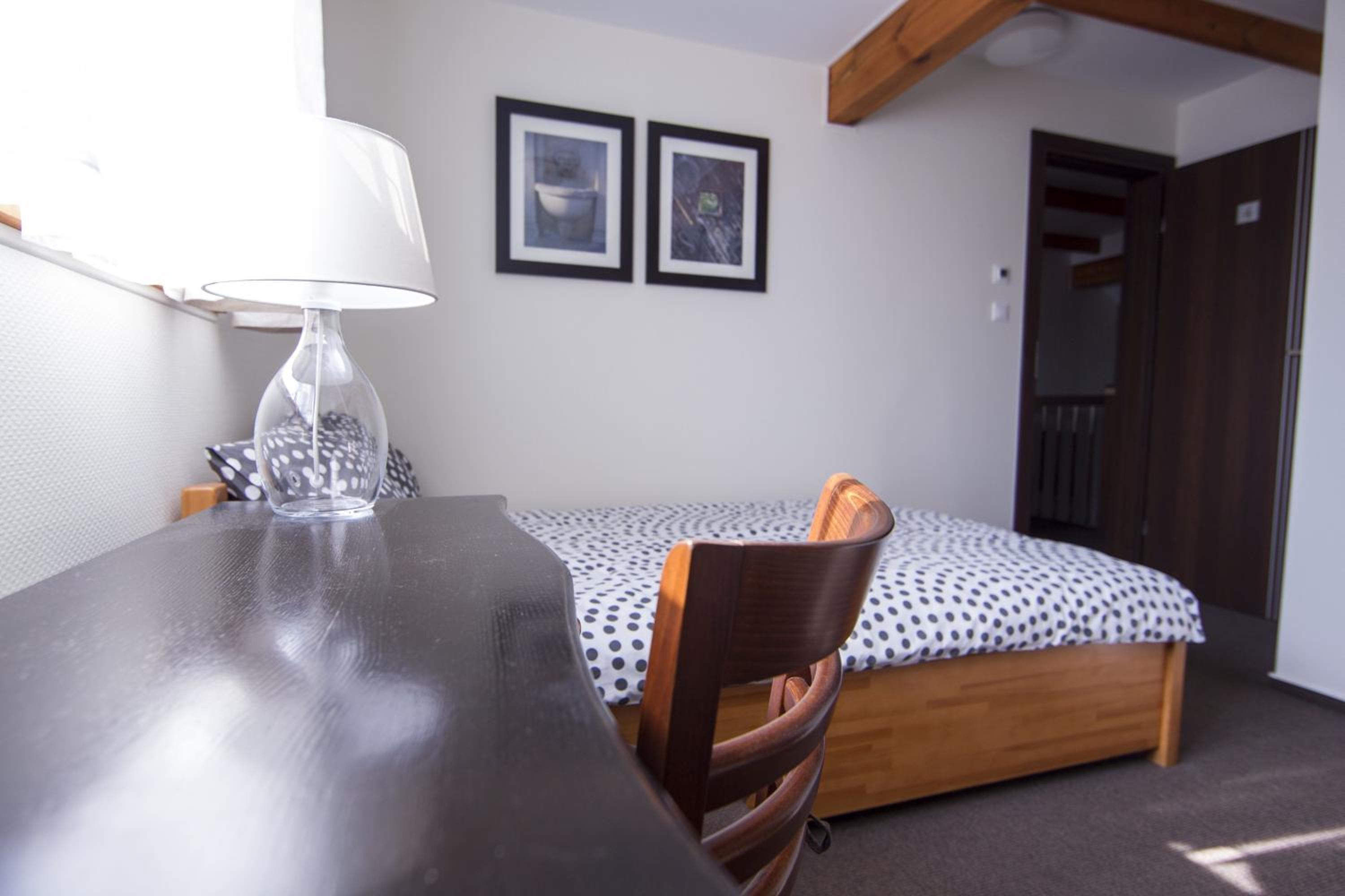 Single Room with Bathroom photo 2