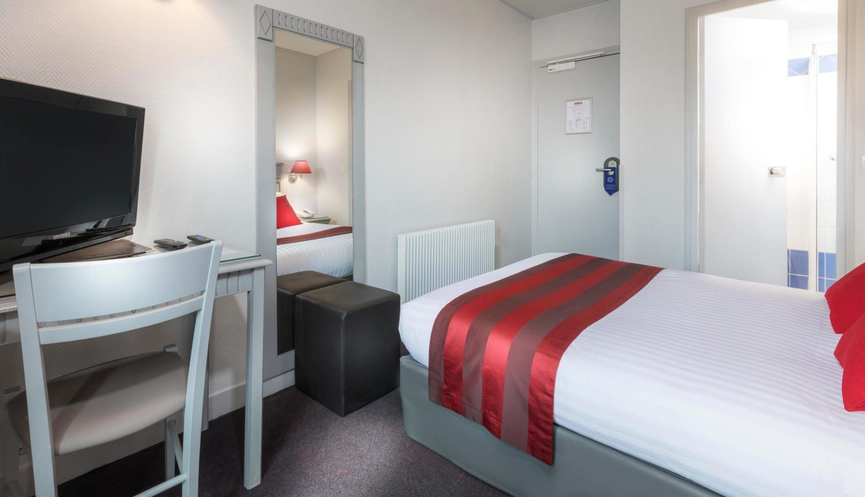 Standard Double Room photo 2