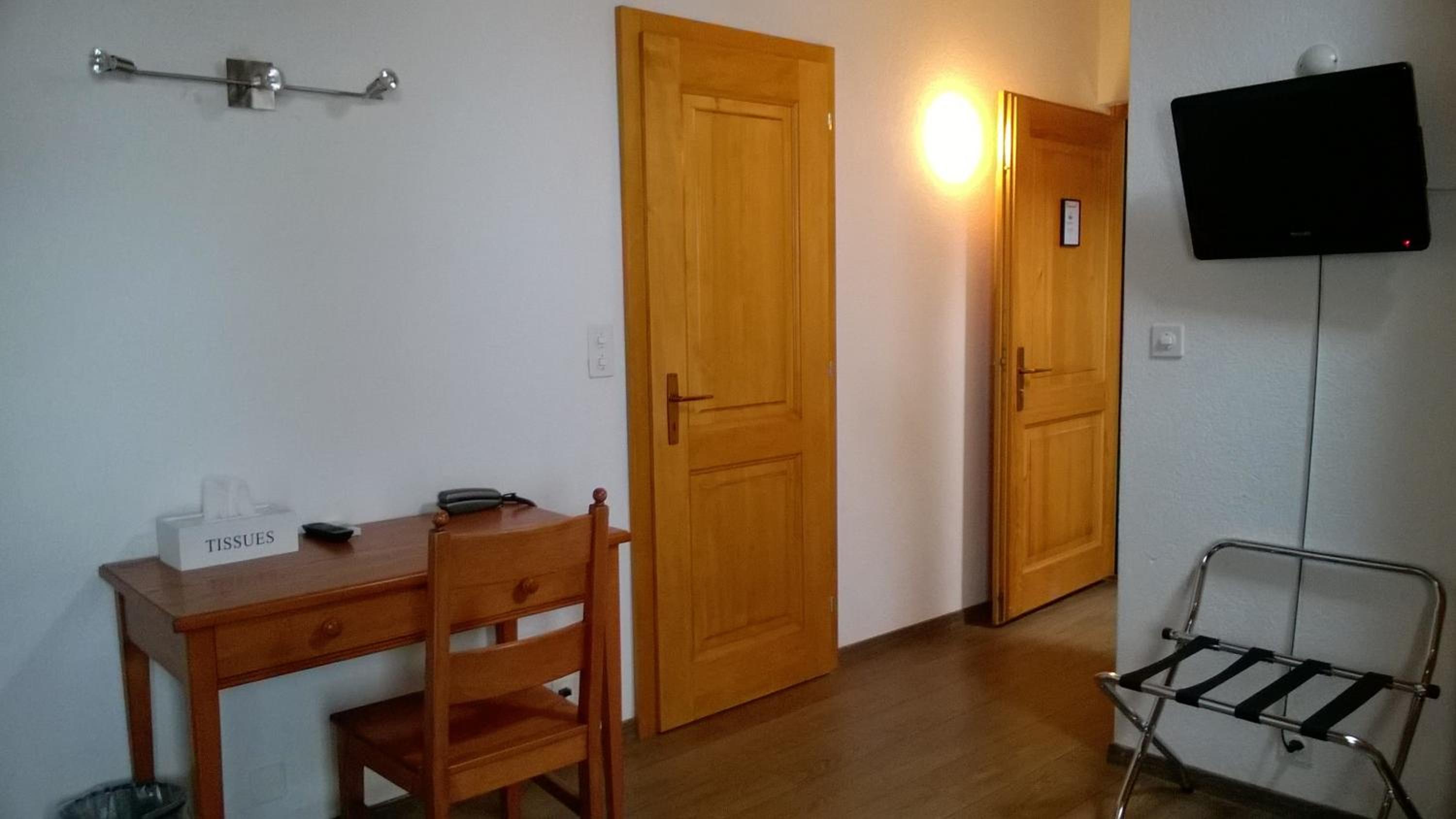 2 Double Rooms With Interconnecting Door