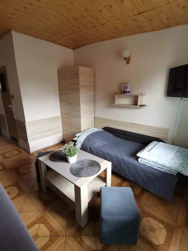Triple Room with Private Bathroom photo 2