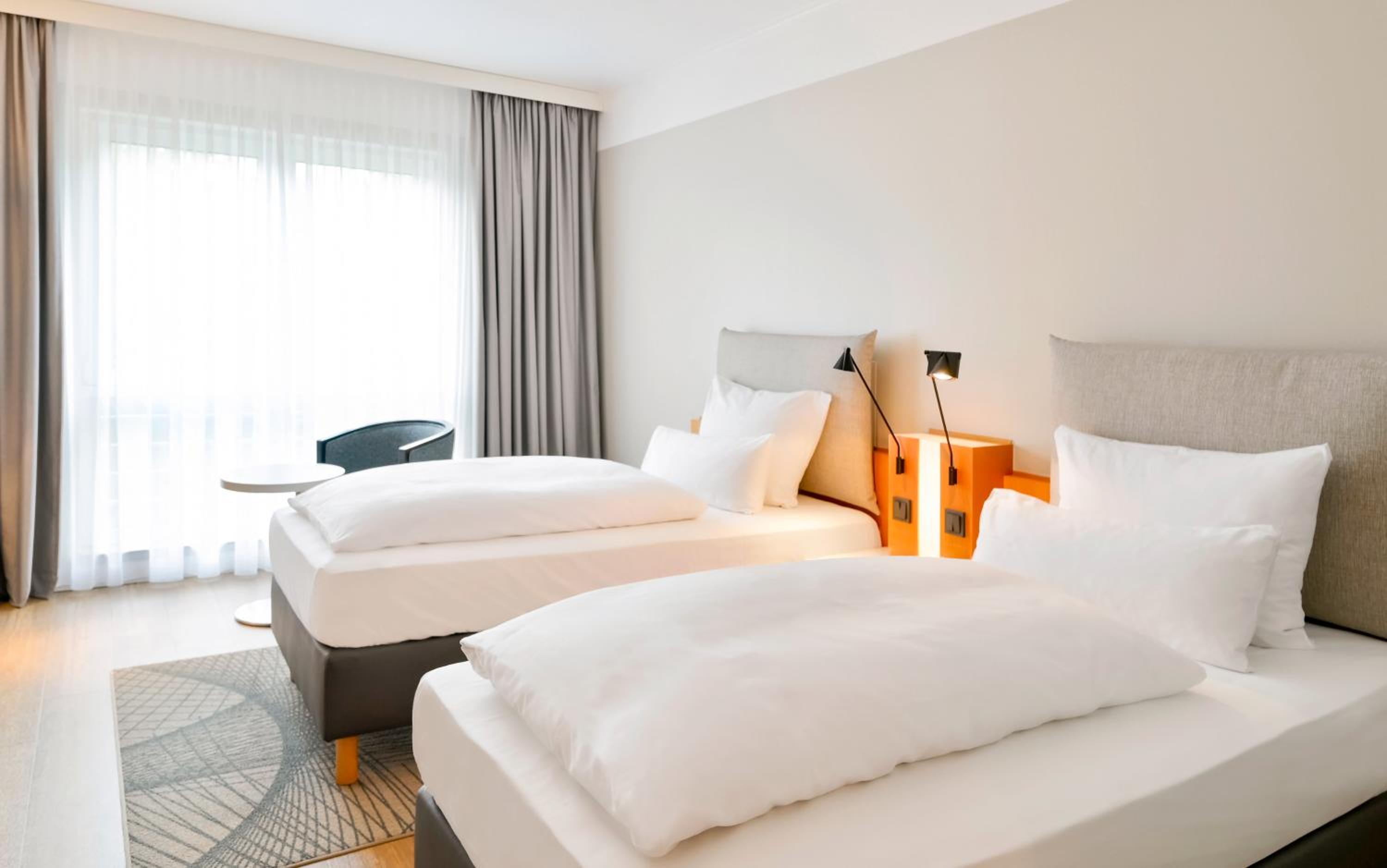 Standard Twin Room - Photo 3