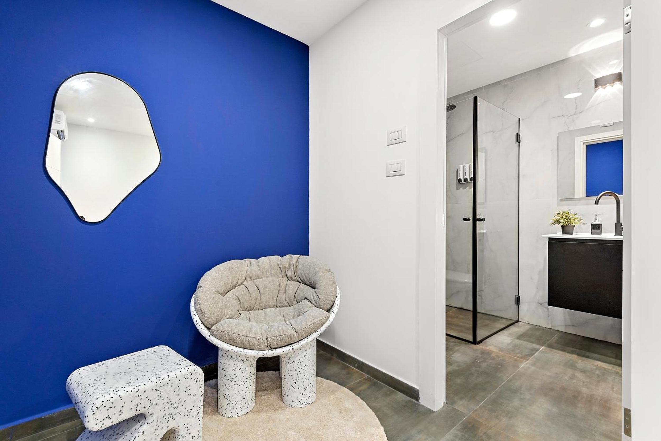 One-Bedroom Apartment - Photo 8