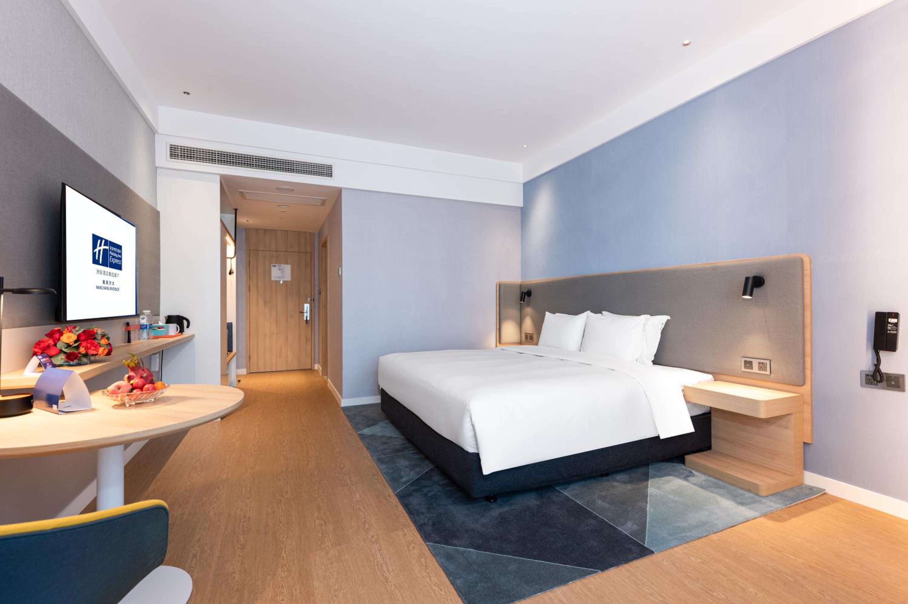 Standard King Room - Photo 4