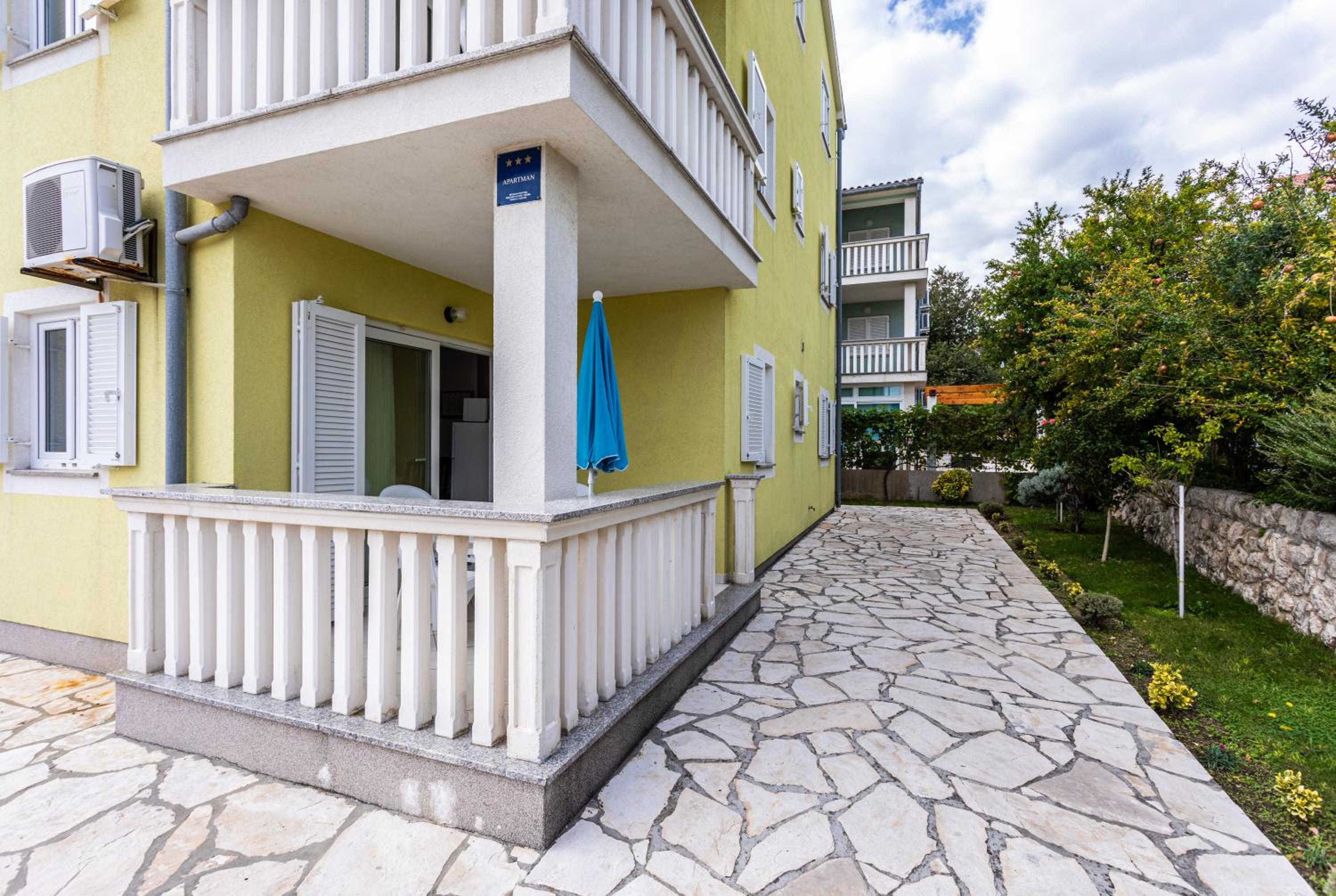Apartment with Terrace photo 3