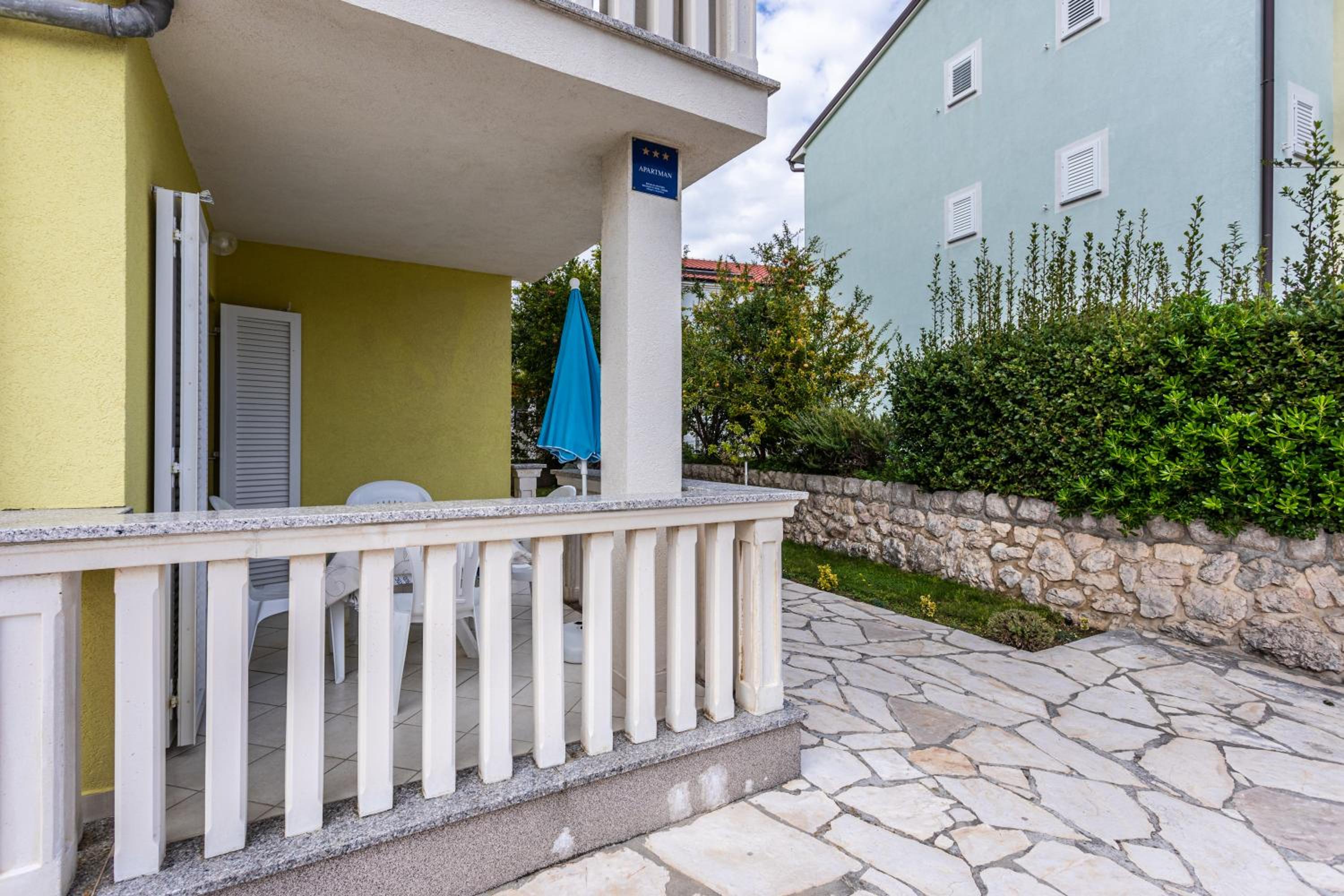 Apartment with Terrace photo 2