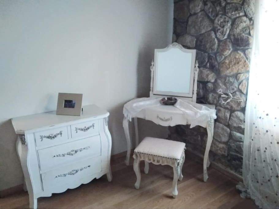 Three-Bedroom House photo 3