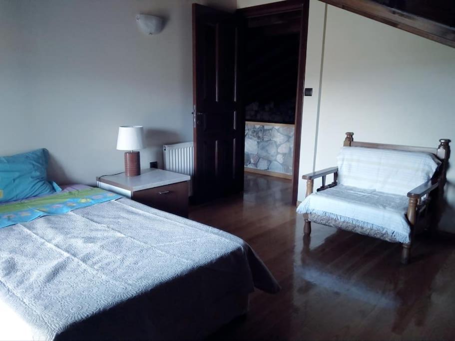 Three-Bedroom House photo 1