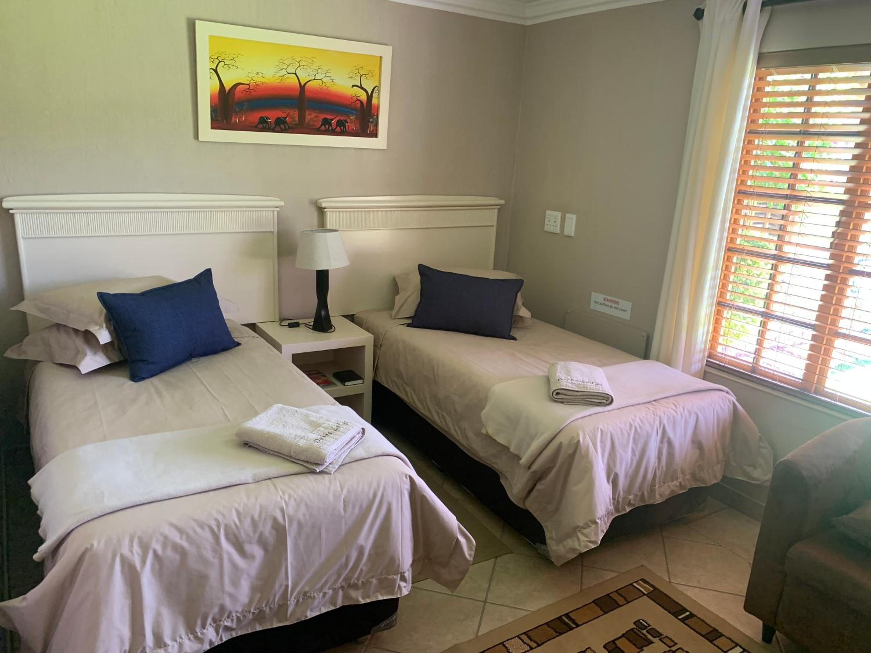 Standard Twin Room - Photo 1