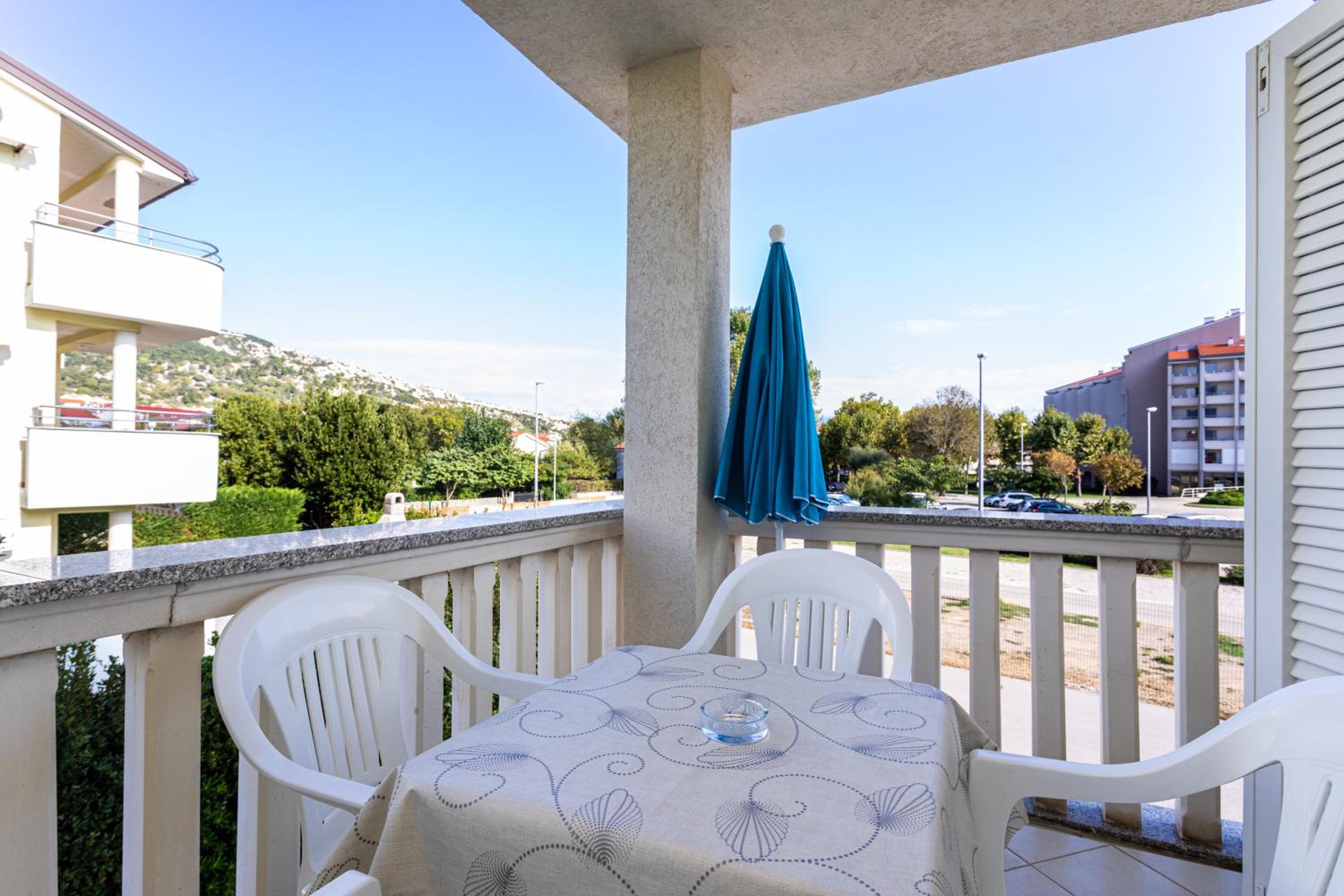 Apartment with Balcony photo 1