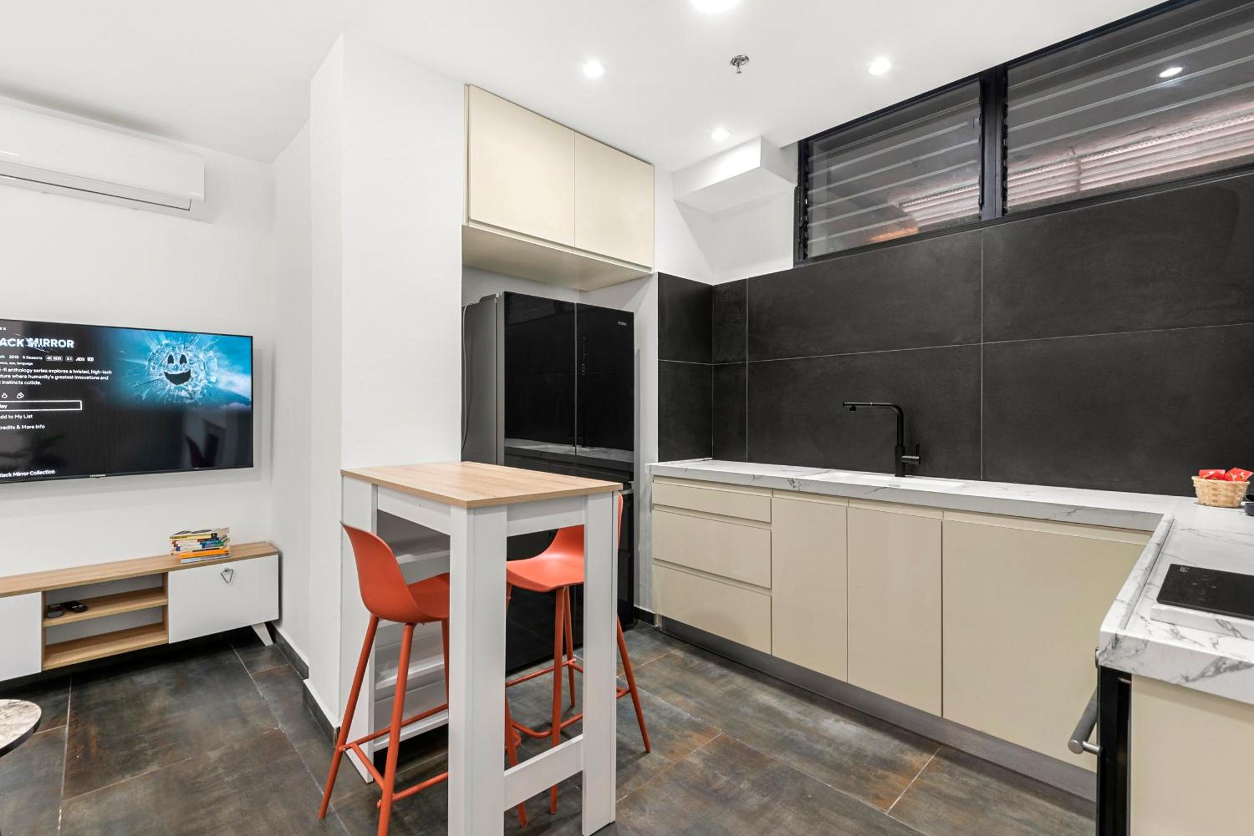 One-Bedroom Apartment - Photo 9