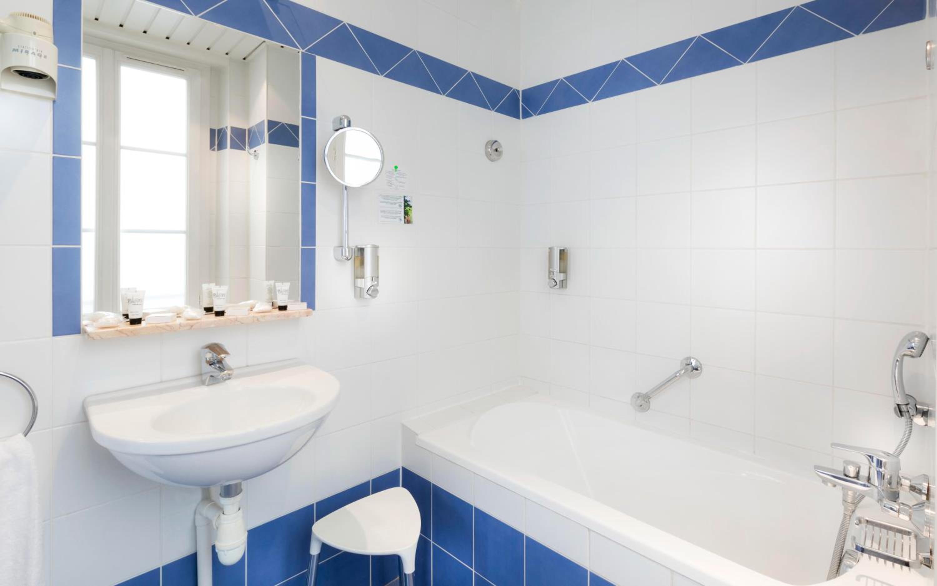 Triple Room with Bath photo 2