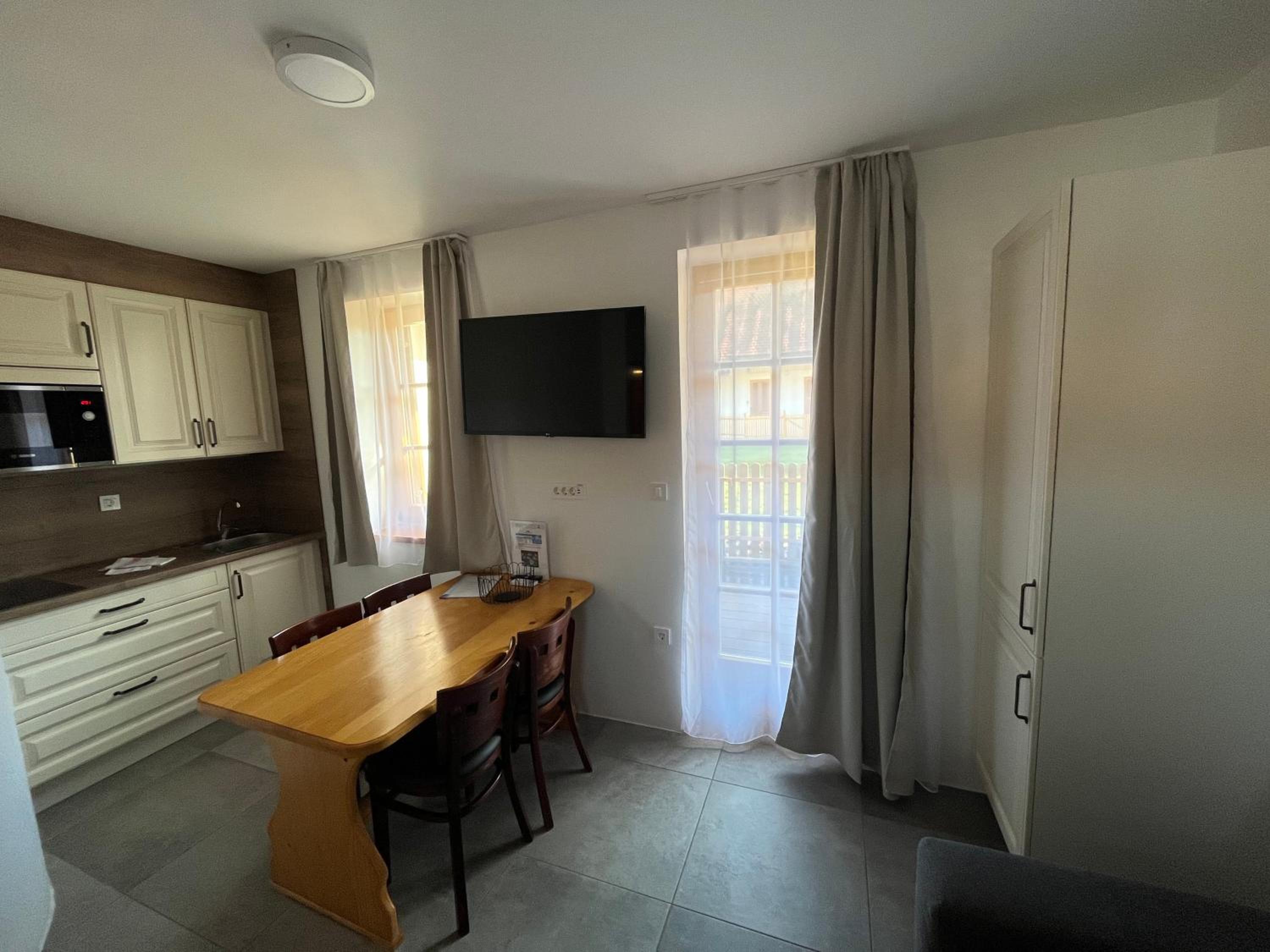 One-Bedroom Duplex Holiday Home with Terrace - Photo 20