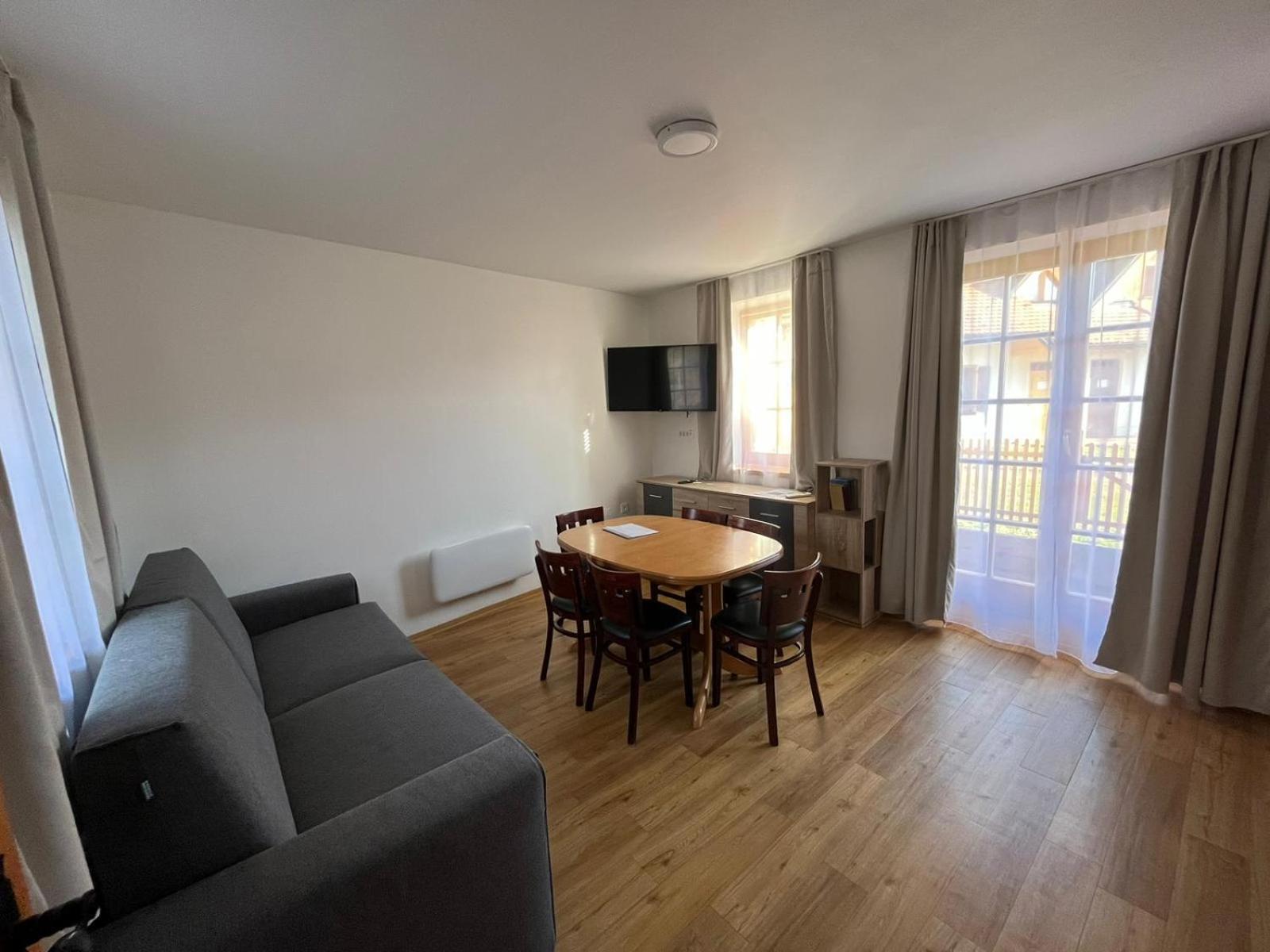Deluxe Duplex Holiday Home with Terrace - Photo 6
