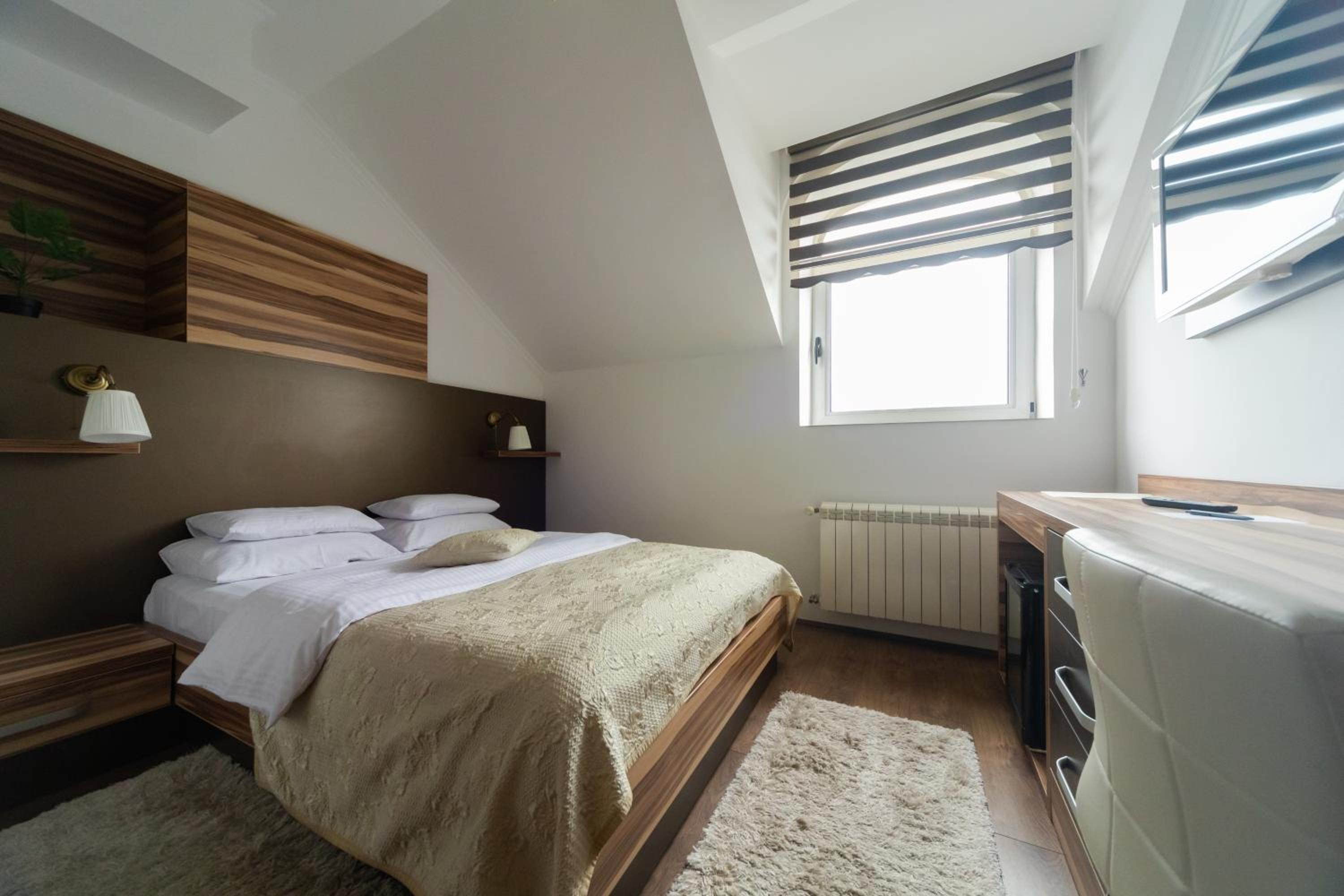 Standard Double Room photo 3