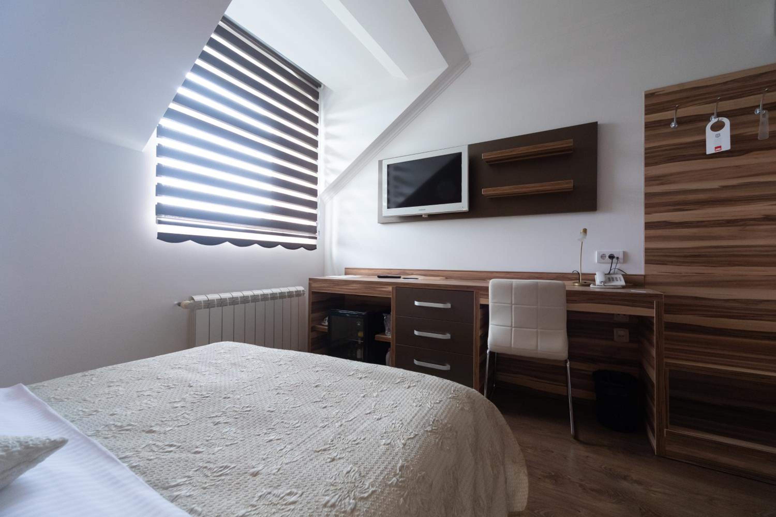 Standard Double Room photo 2