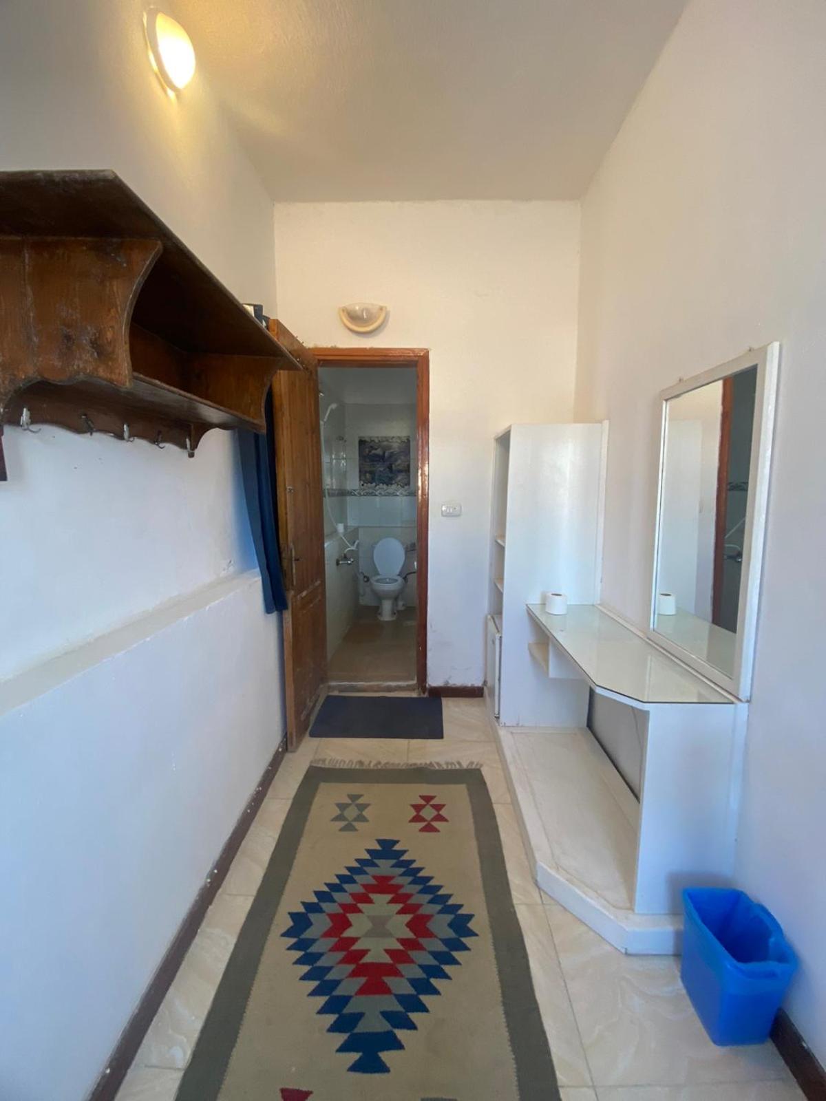 Budget Single Room photo 3