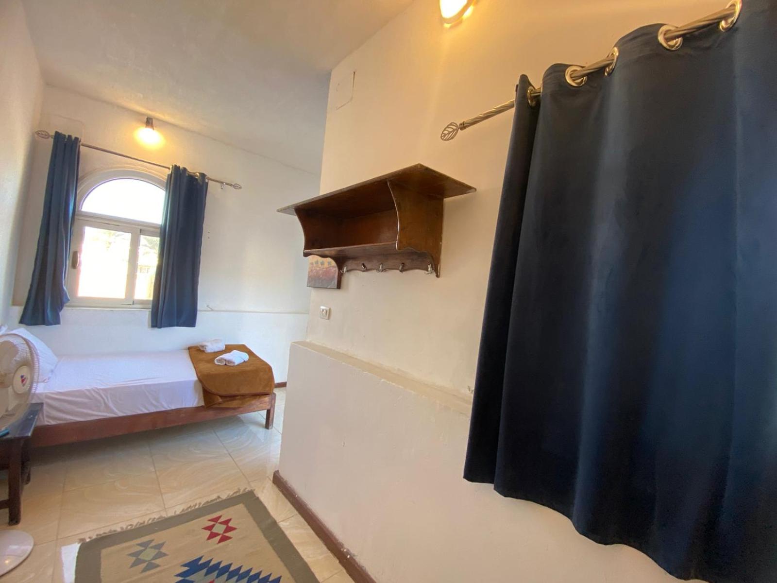 Budget Single Room photo 2