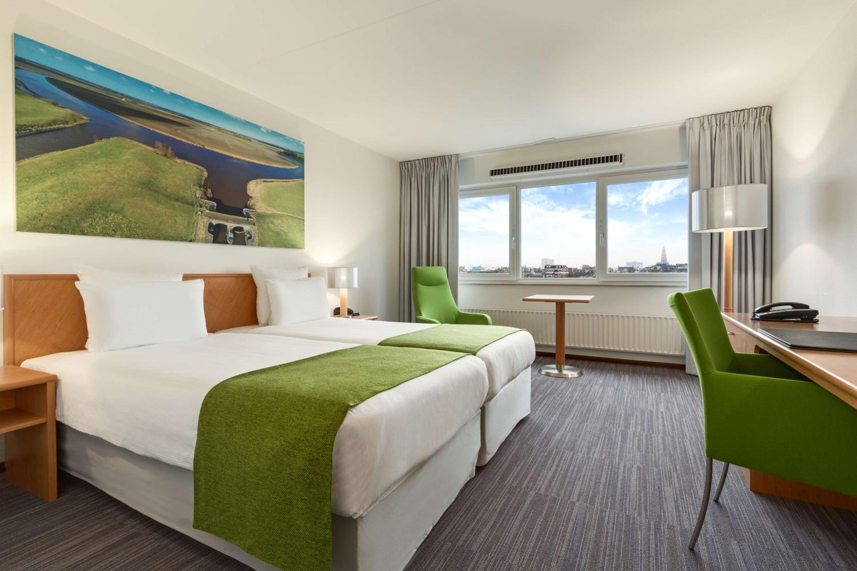 Standard Twin Room - Photo 1