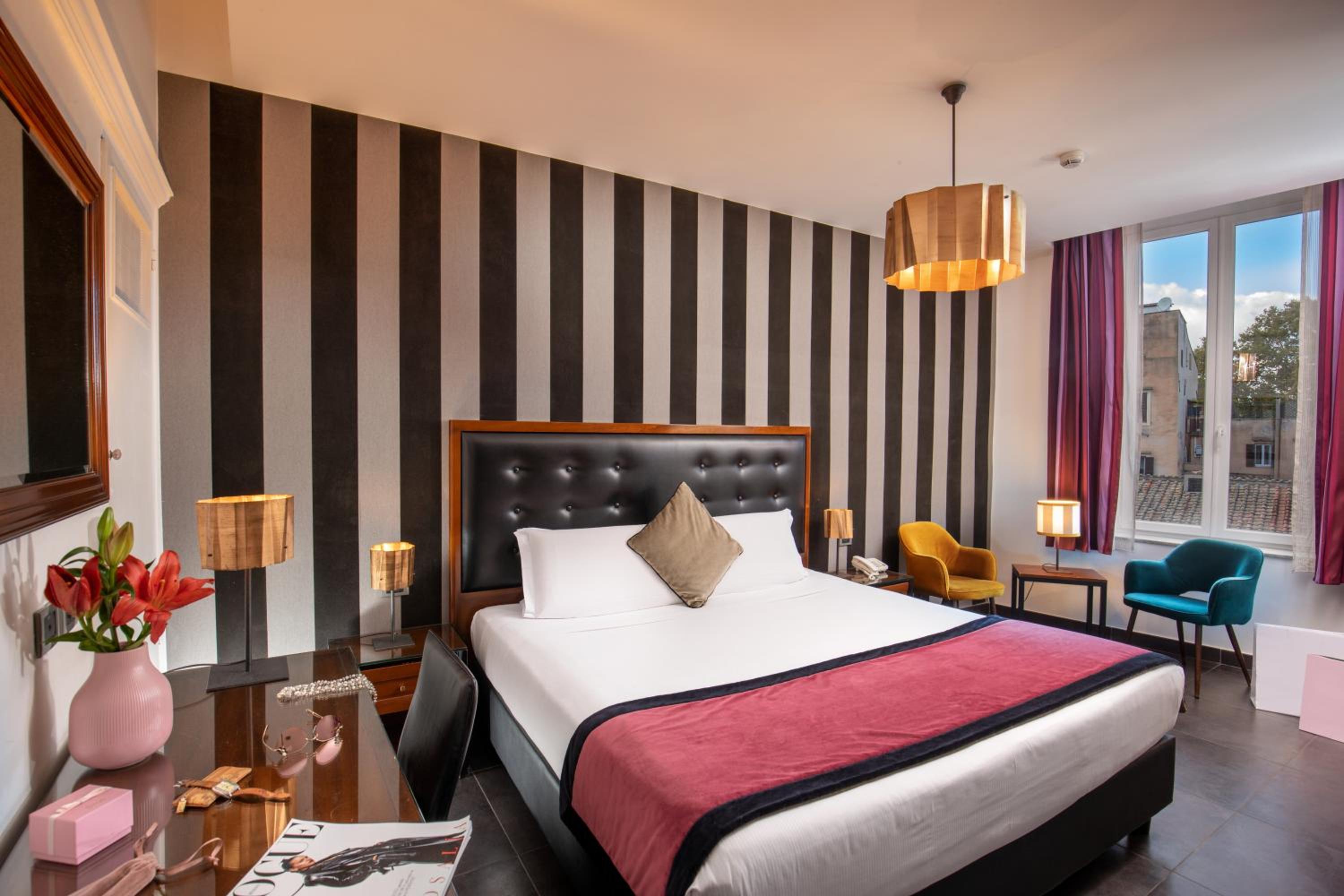 Deluxe Double Room with Terrace and City View photo 3