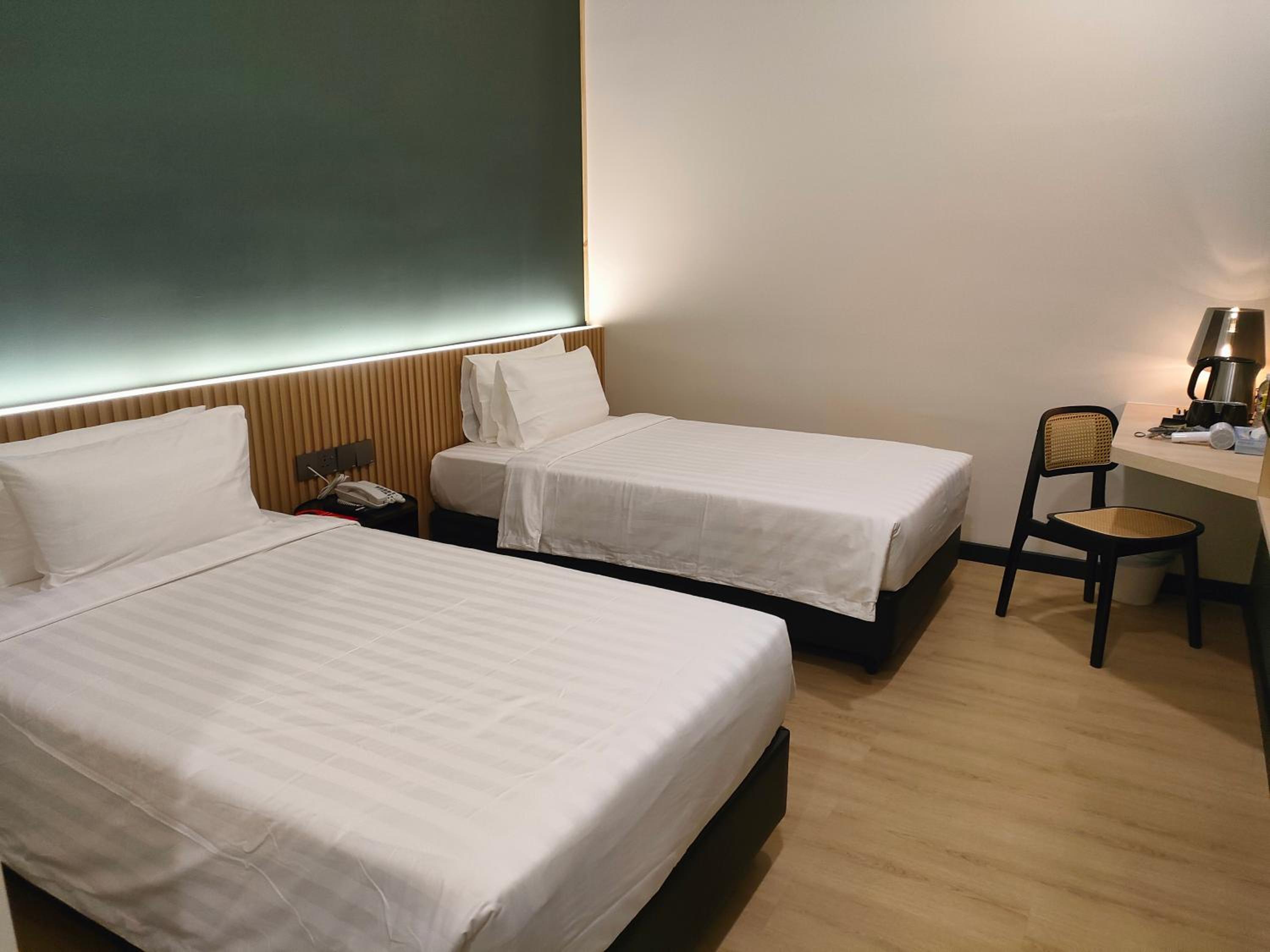 Deluxe Twin Room