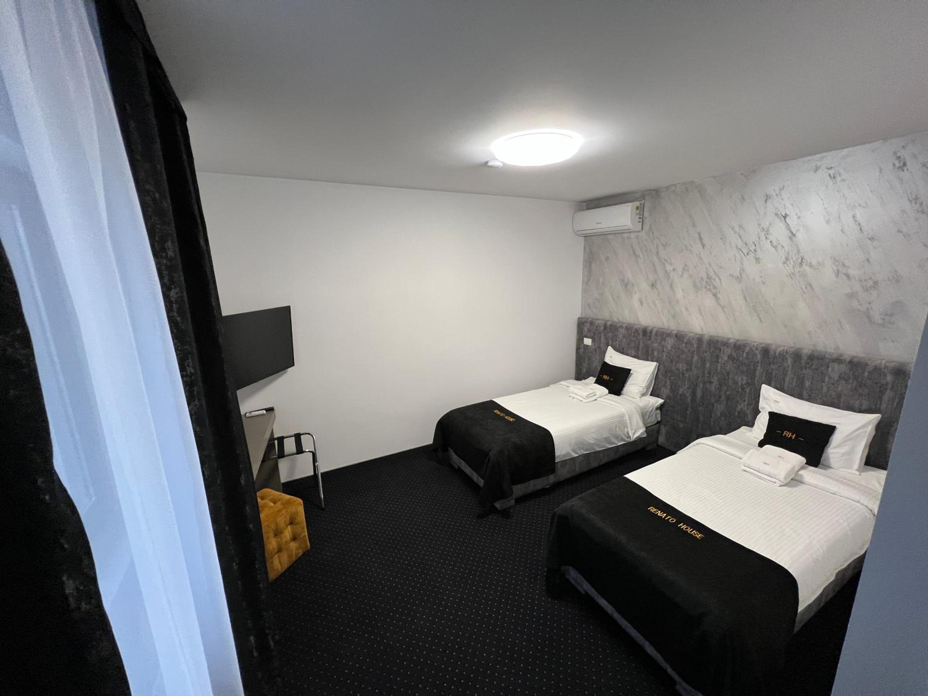 Double or Twin Room - Photo 2