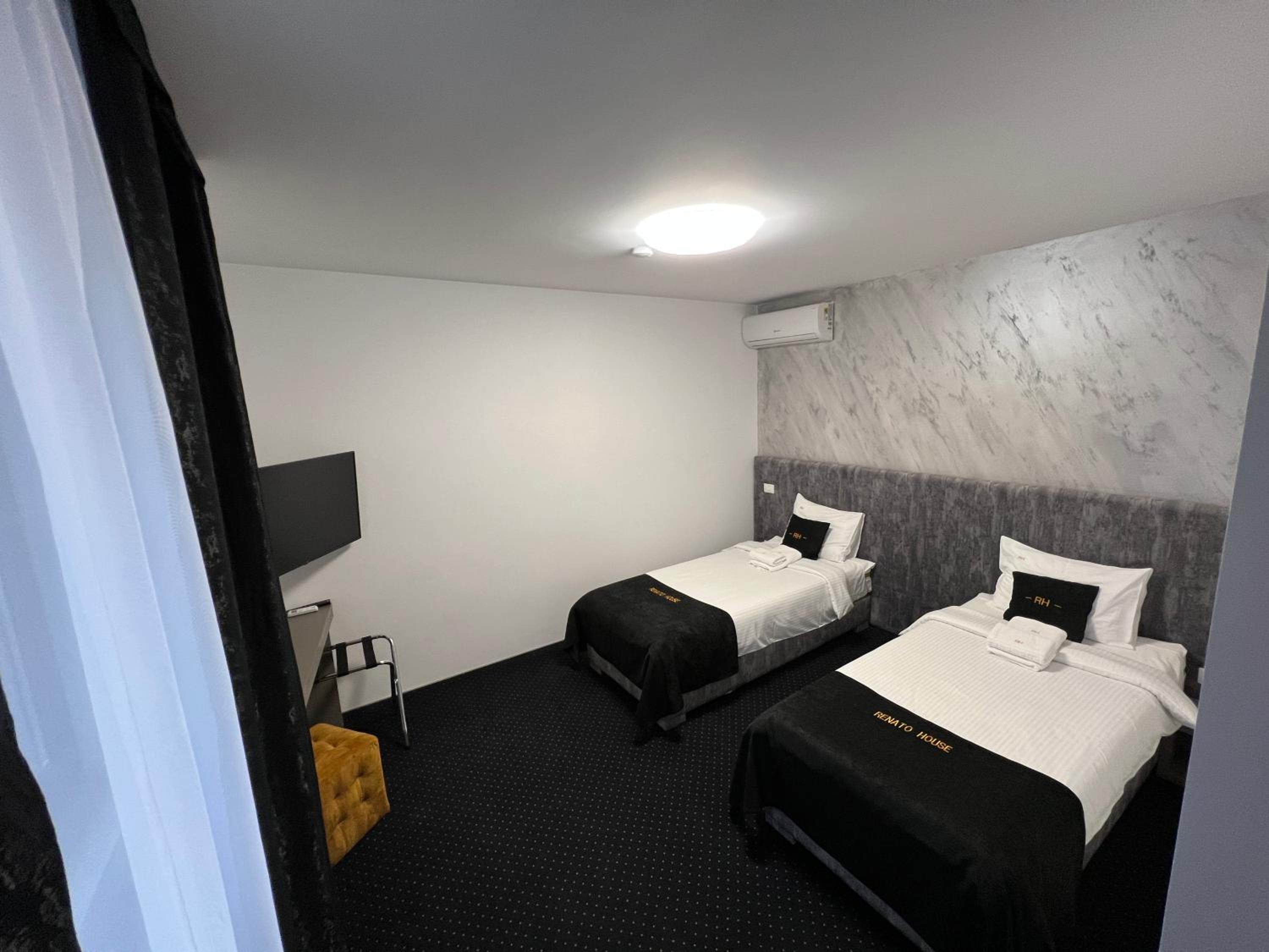 Double or Twin Room - Photo 1