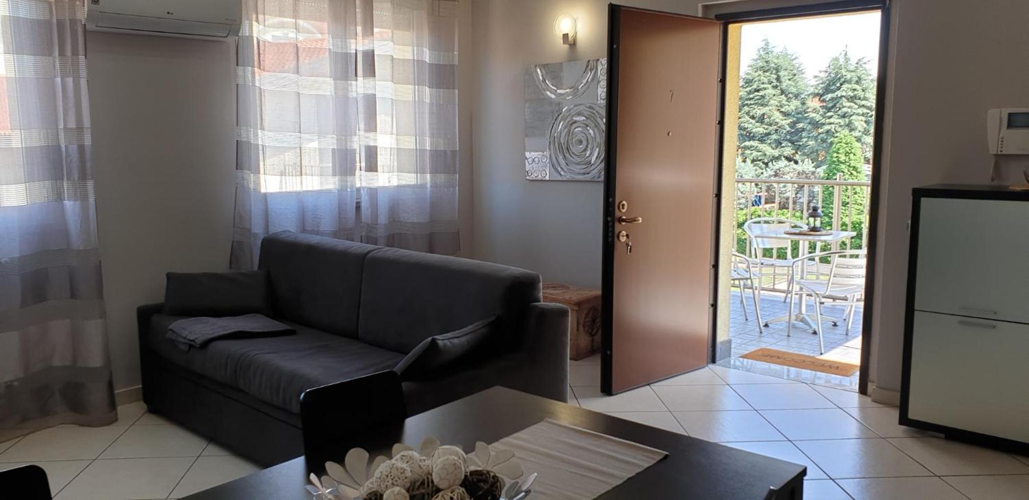 One-Bedroom Apartment - Annex