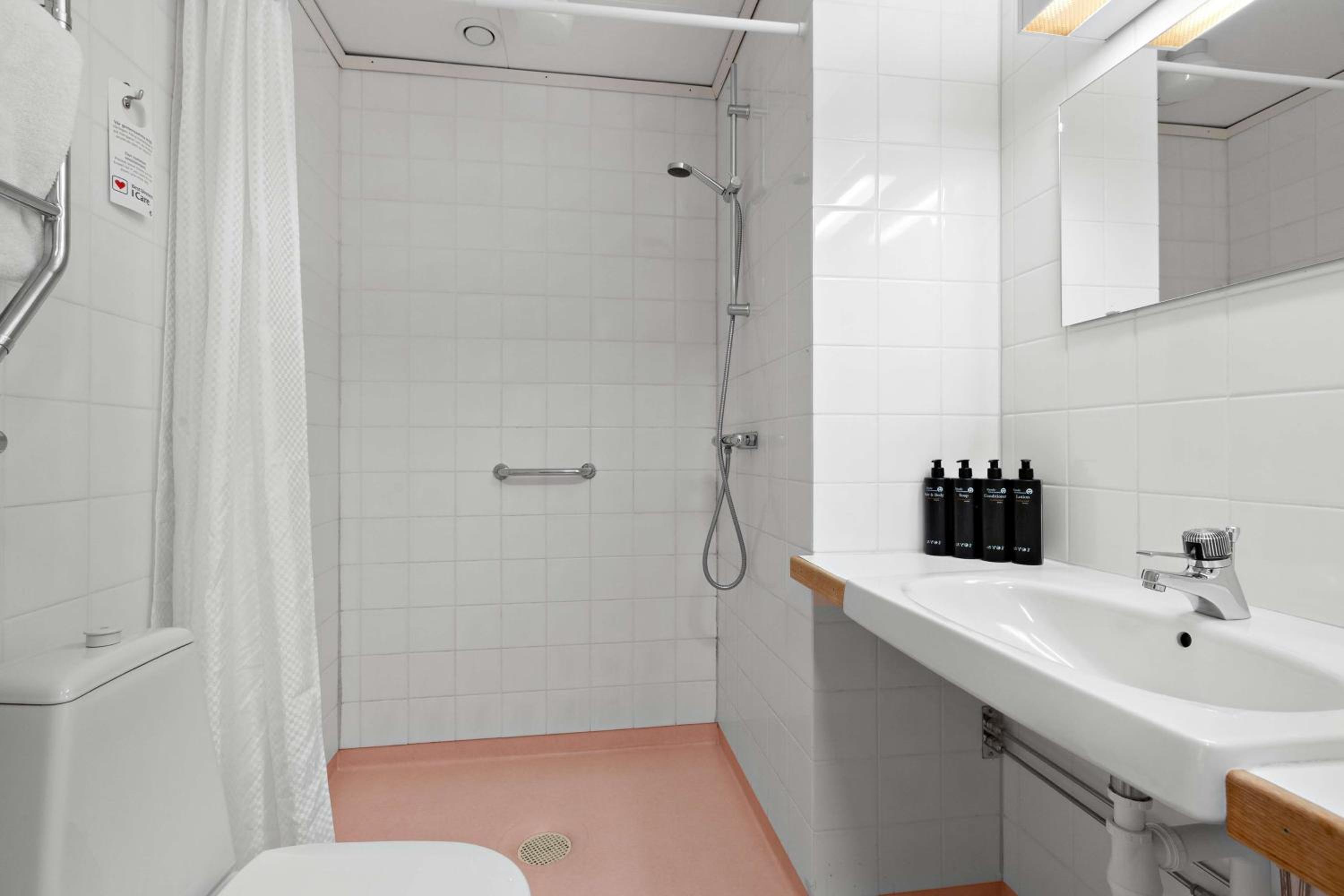 Standard Twin Room - Photo 5