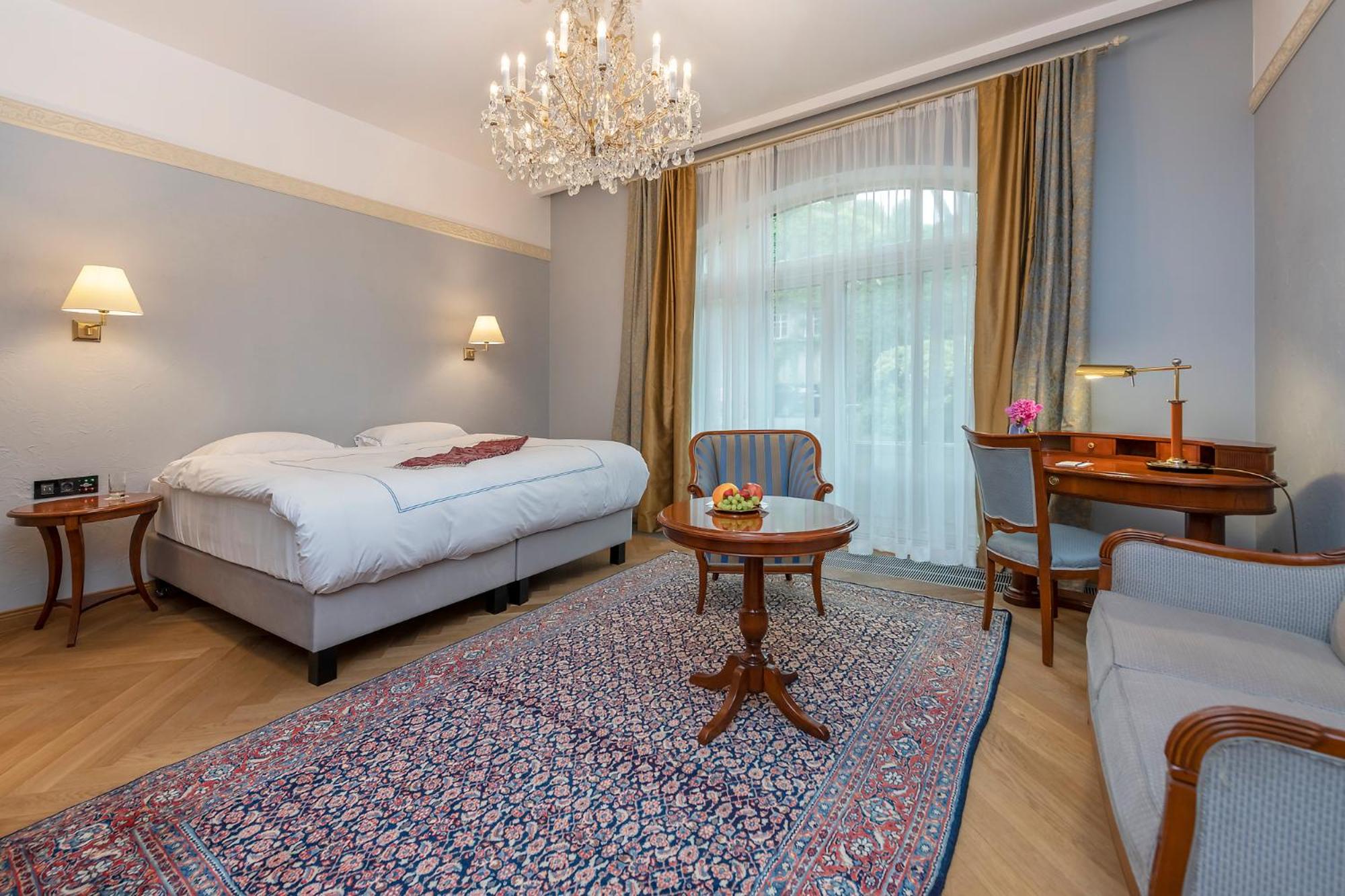 Deluxe Double Room with Bath photo 3