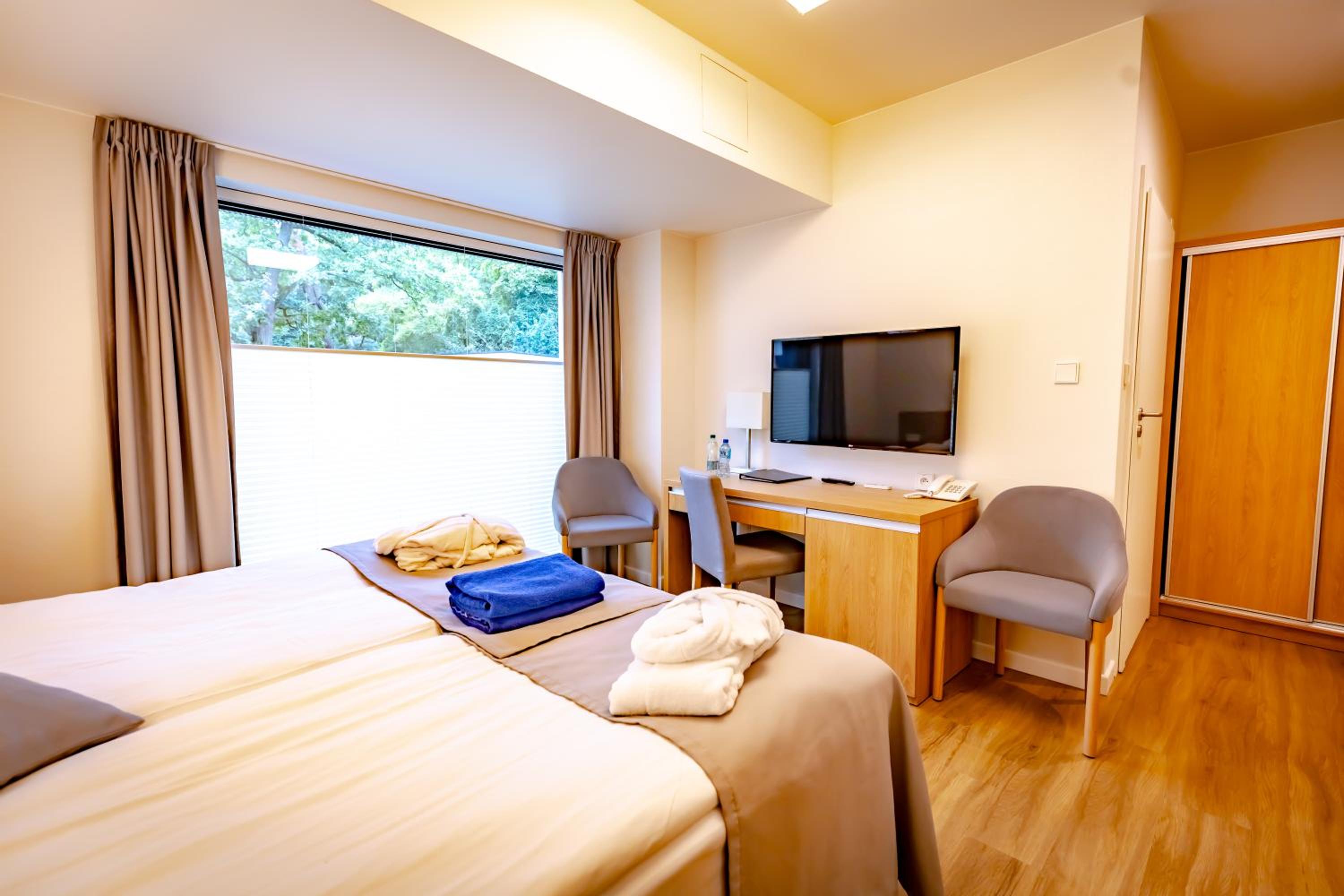 Double or Twin Room - Photo 4
