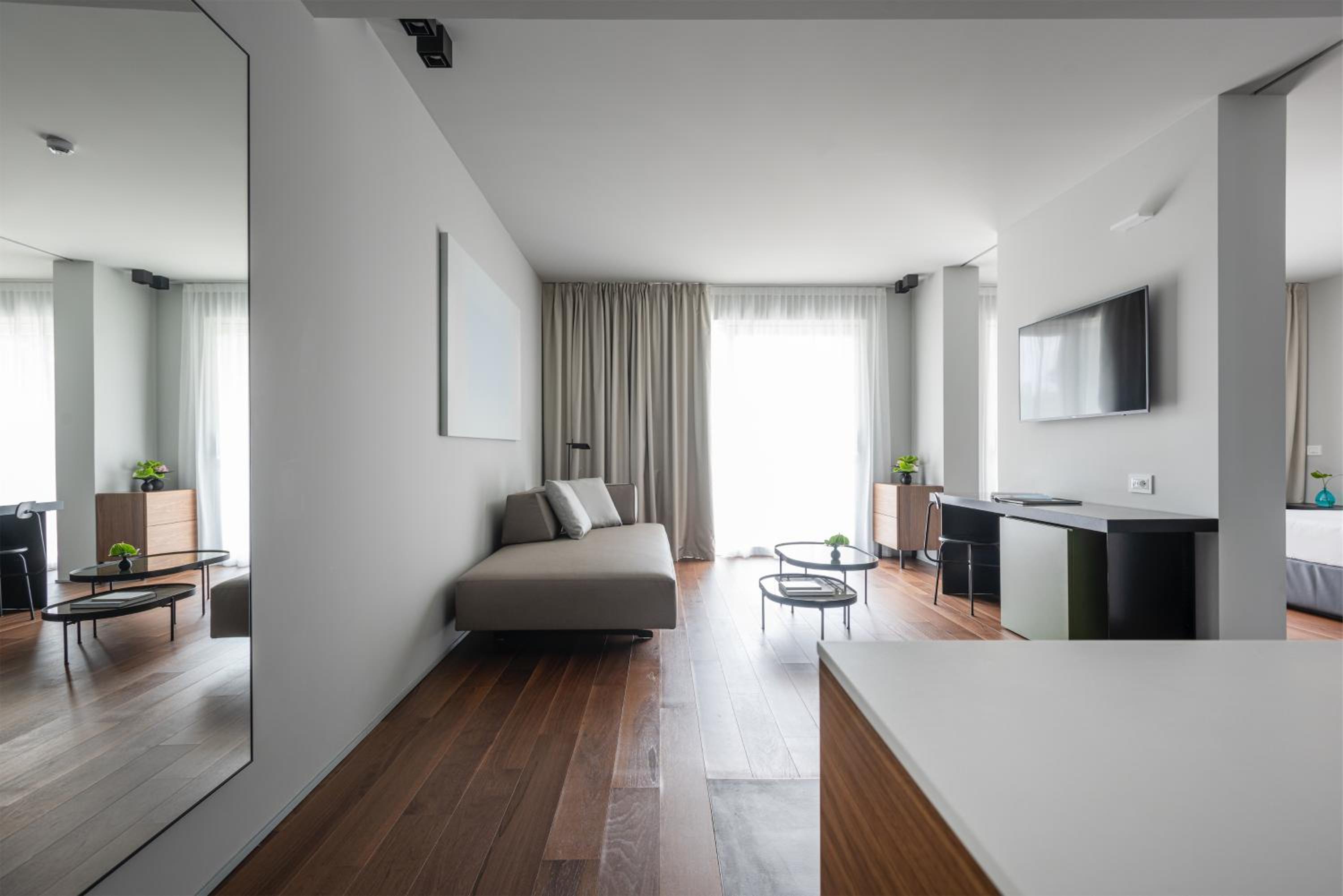 Junior Suite with Park View