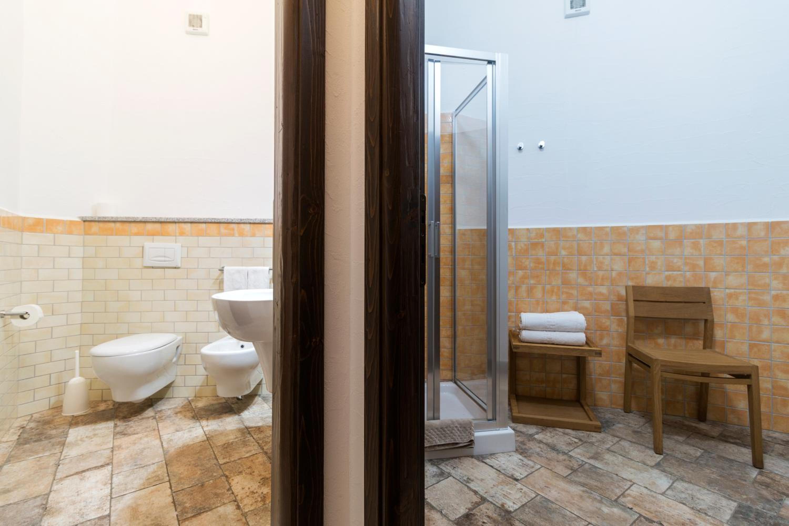 Large Double or Twin Room - Photo 5