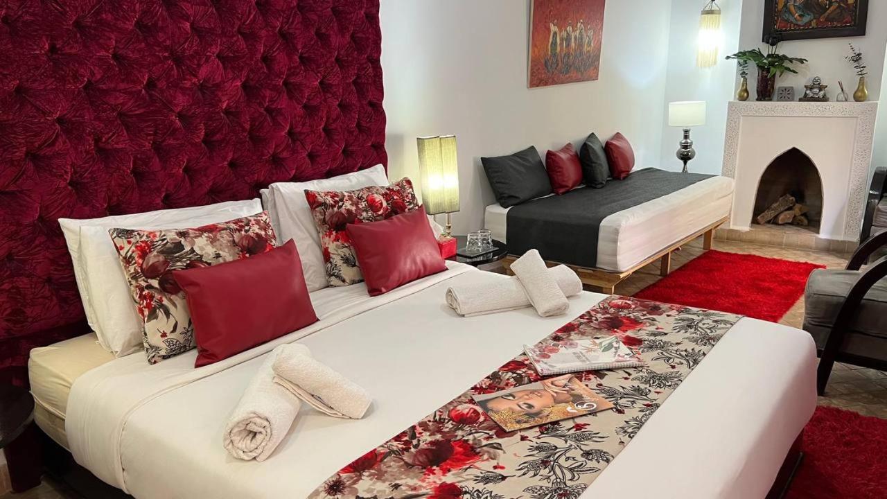 Deluxe Queen Suite