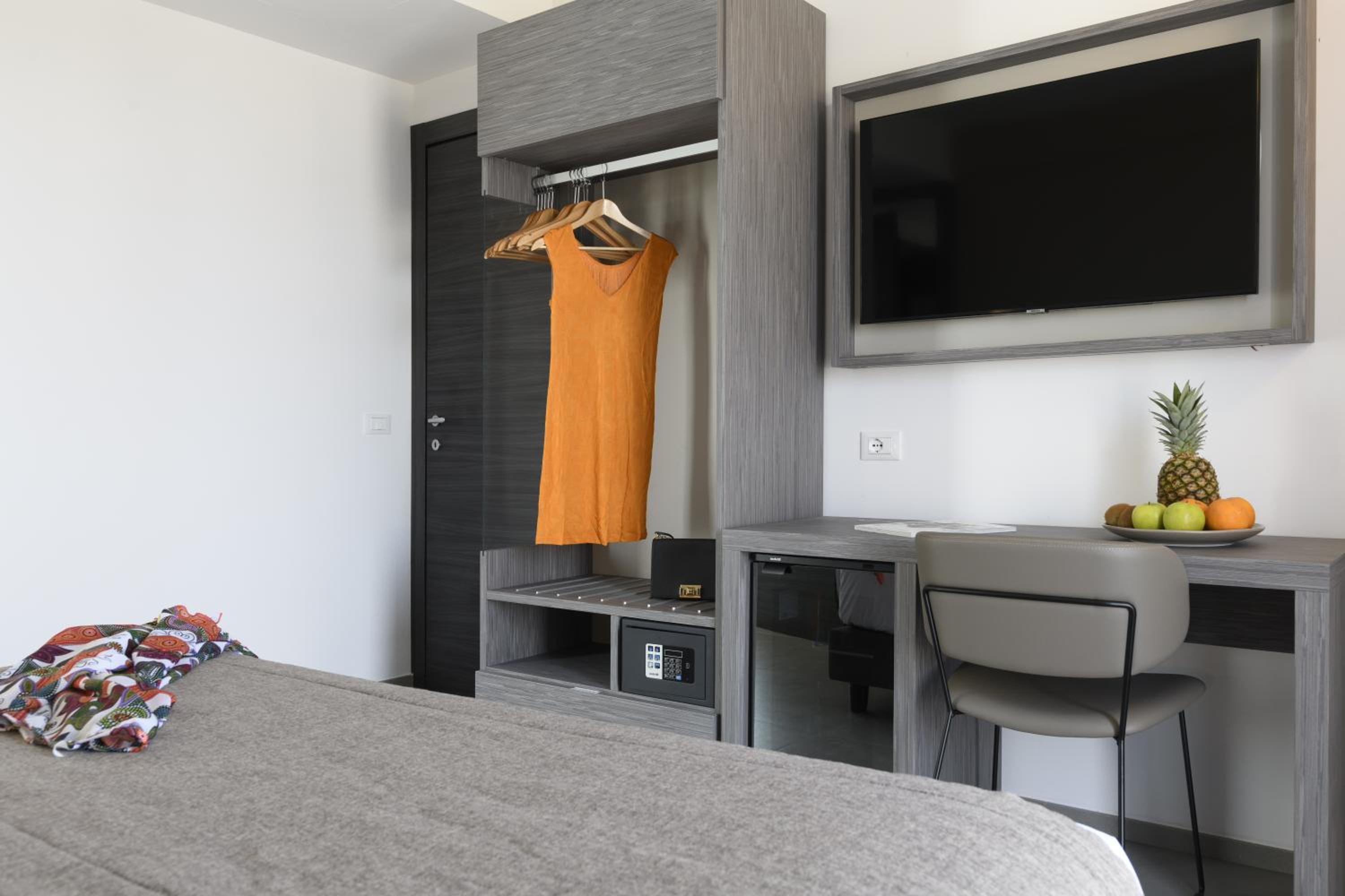 Family Junior Suite with Terrace and Sea View - Photo 8
