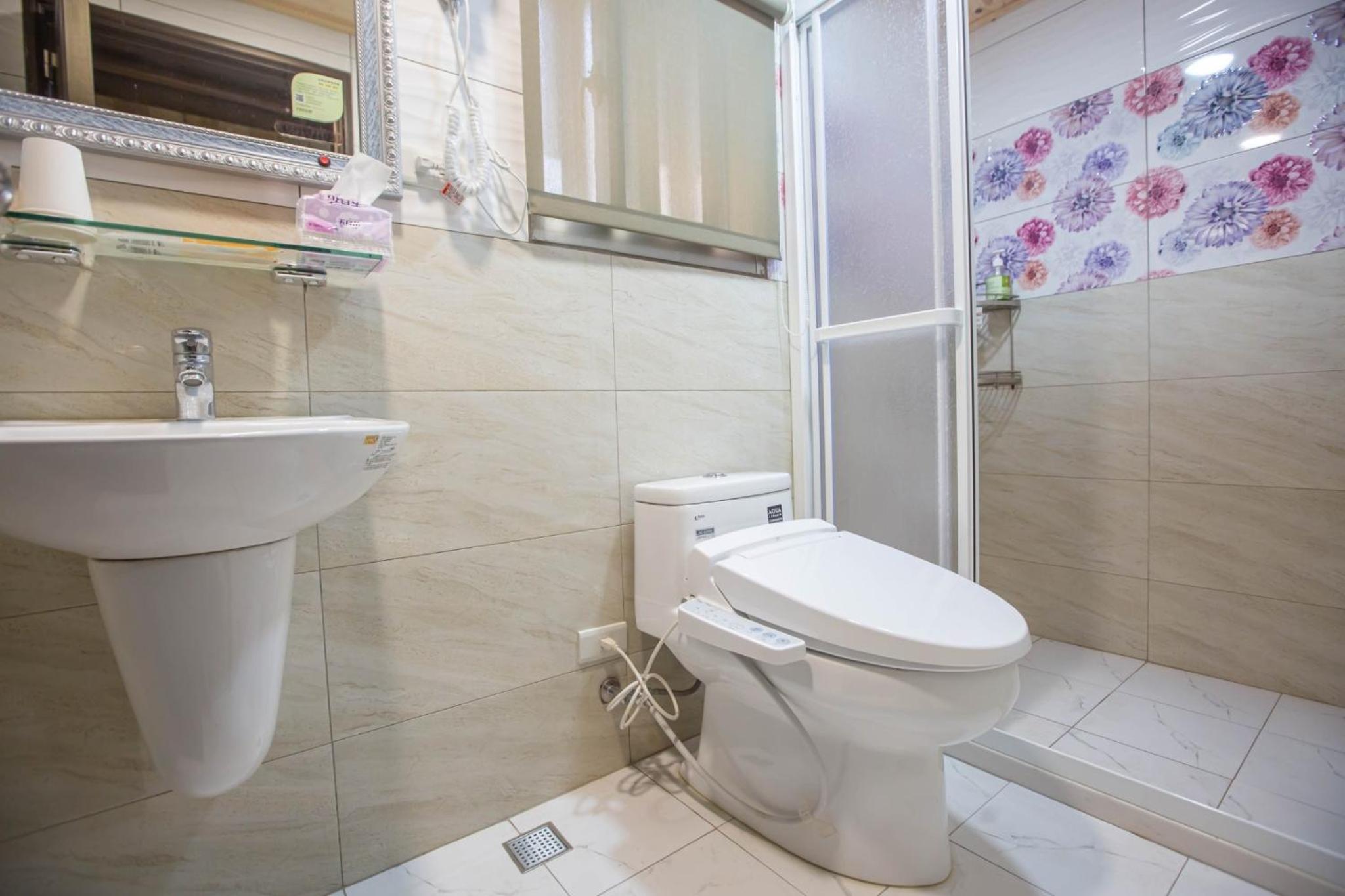 Double Room with Private Bathroom photo 3