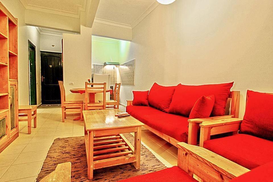 Double Room with Balcony and Sea View - Photo 10
