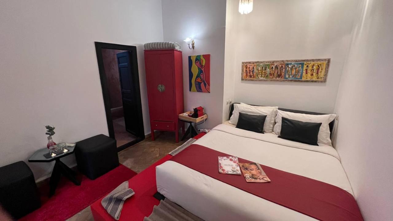 Standard King Room - Photo 7
