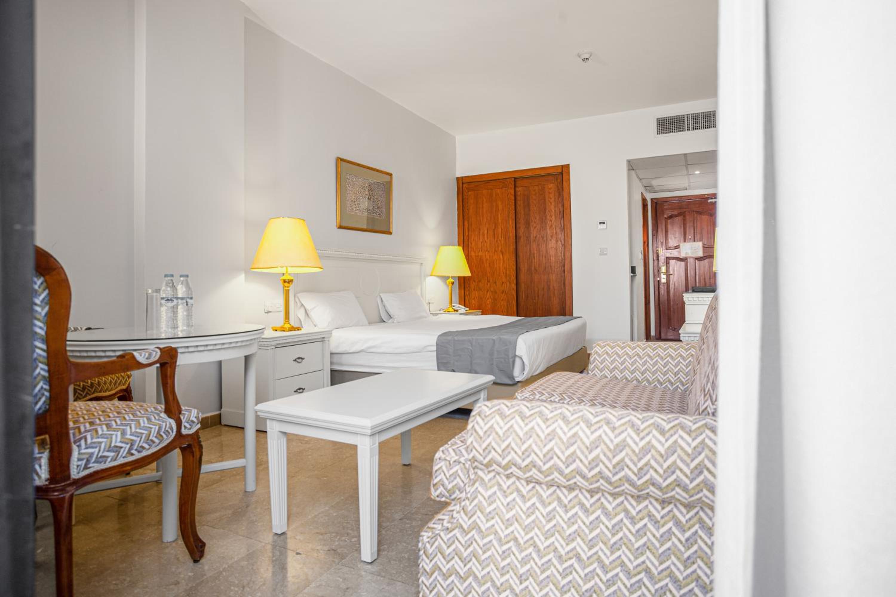 Deluxe King Room photo 2