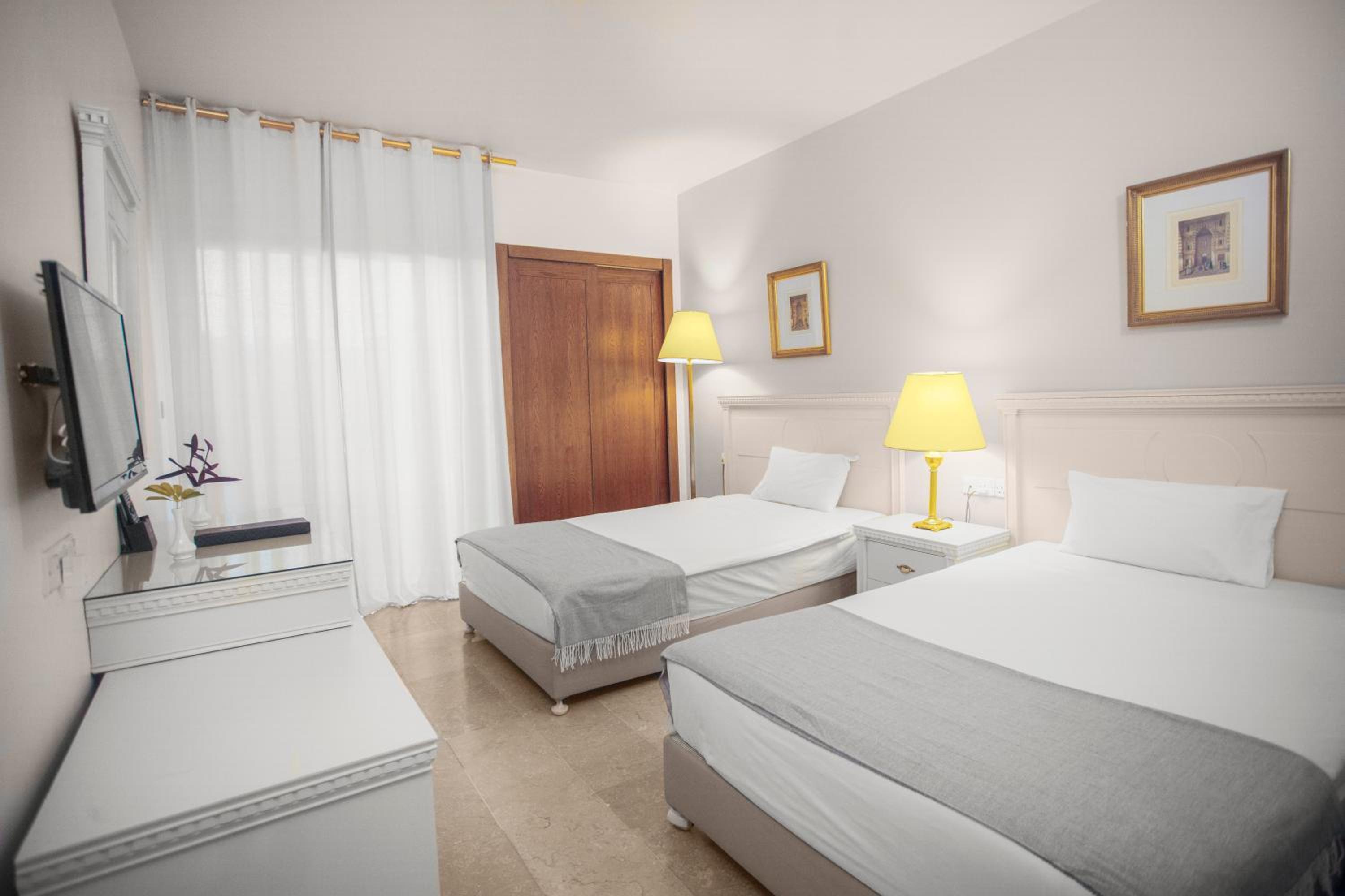 Deluxe Twin Room photo 1