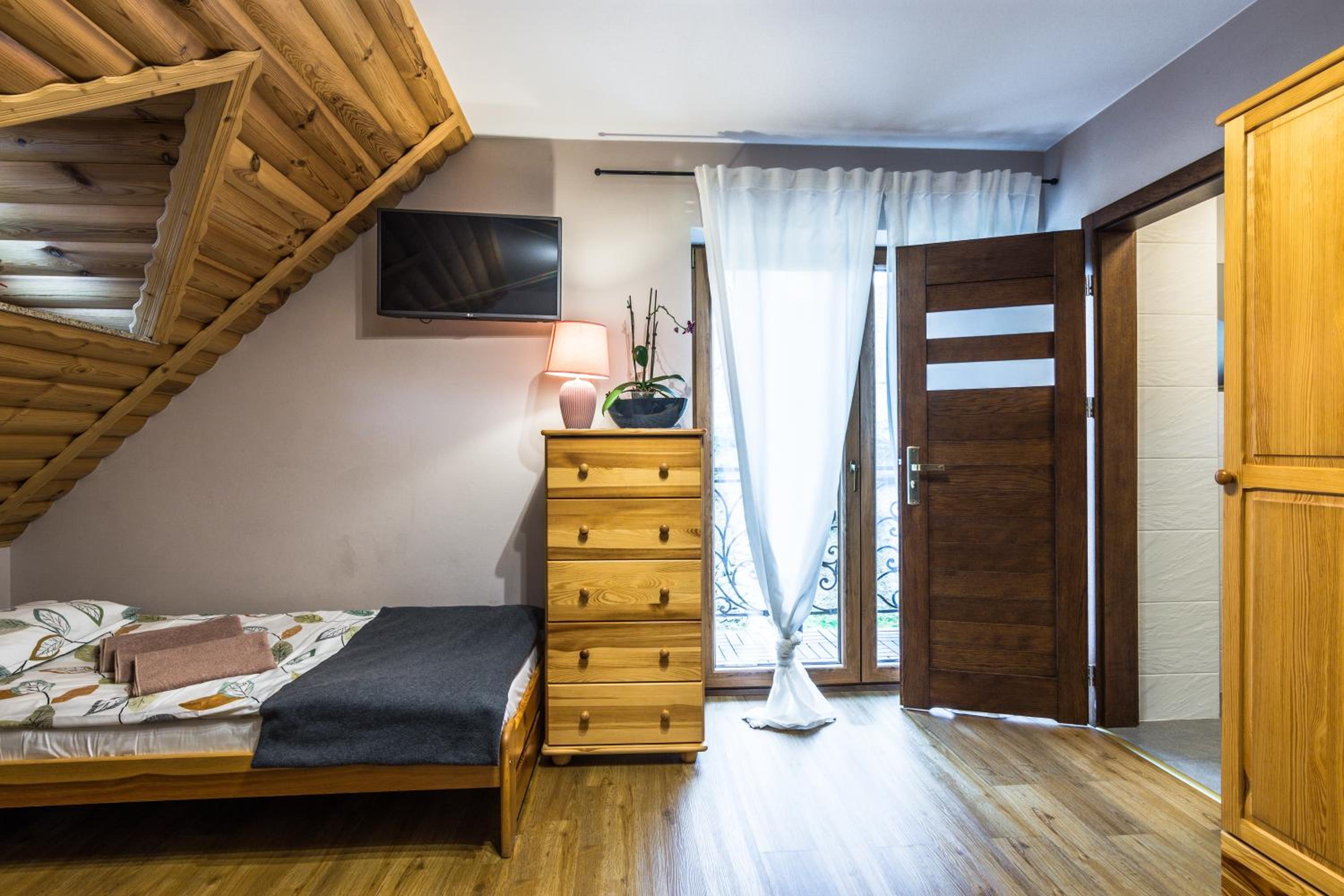 Double or Twin Room with Balcony photo 2
